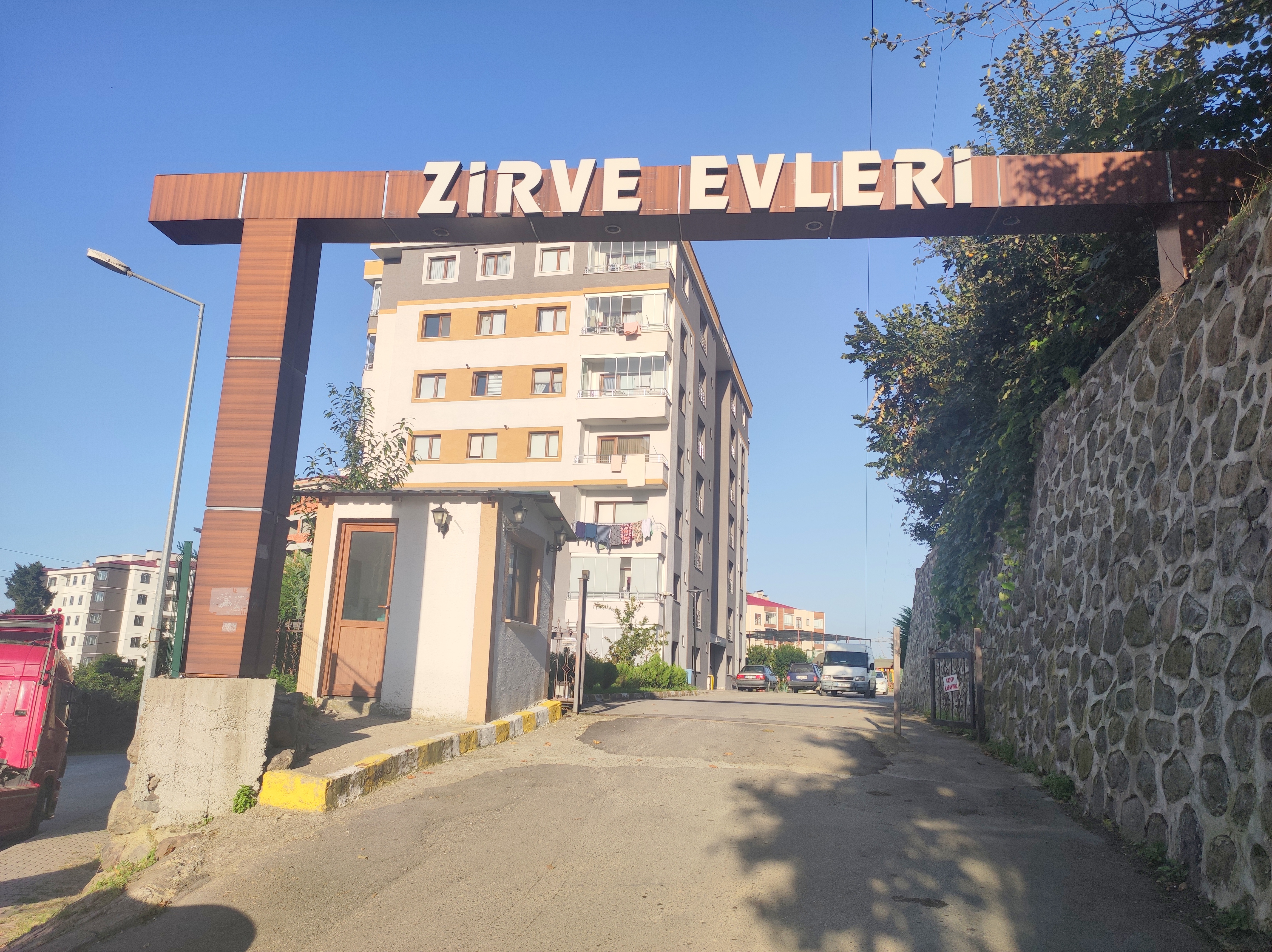 ÇUKURÇAYIR MAH. 3+1 GENİŞ DENİZ VE DOĞA MANZARALI KİRALIK DAİRE