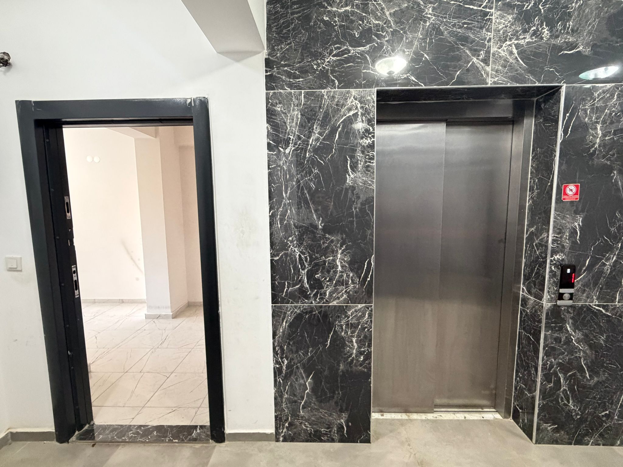 MABEL'DEN İMAMHATİP LİSE YANI ANA YOLA 2 ADIM ANKSTRE SET DAHİL