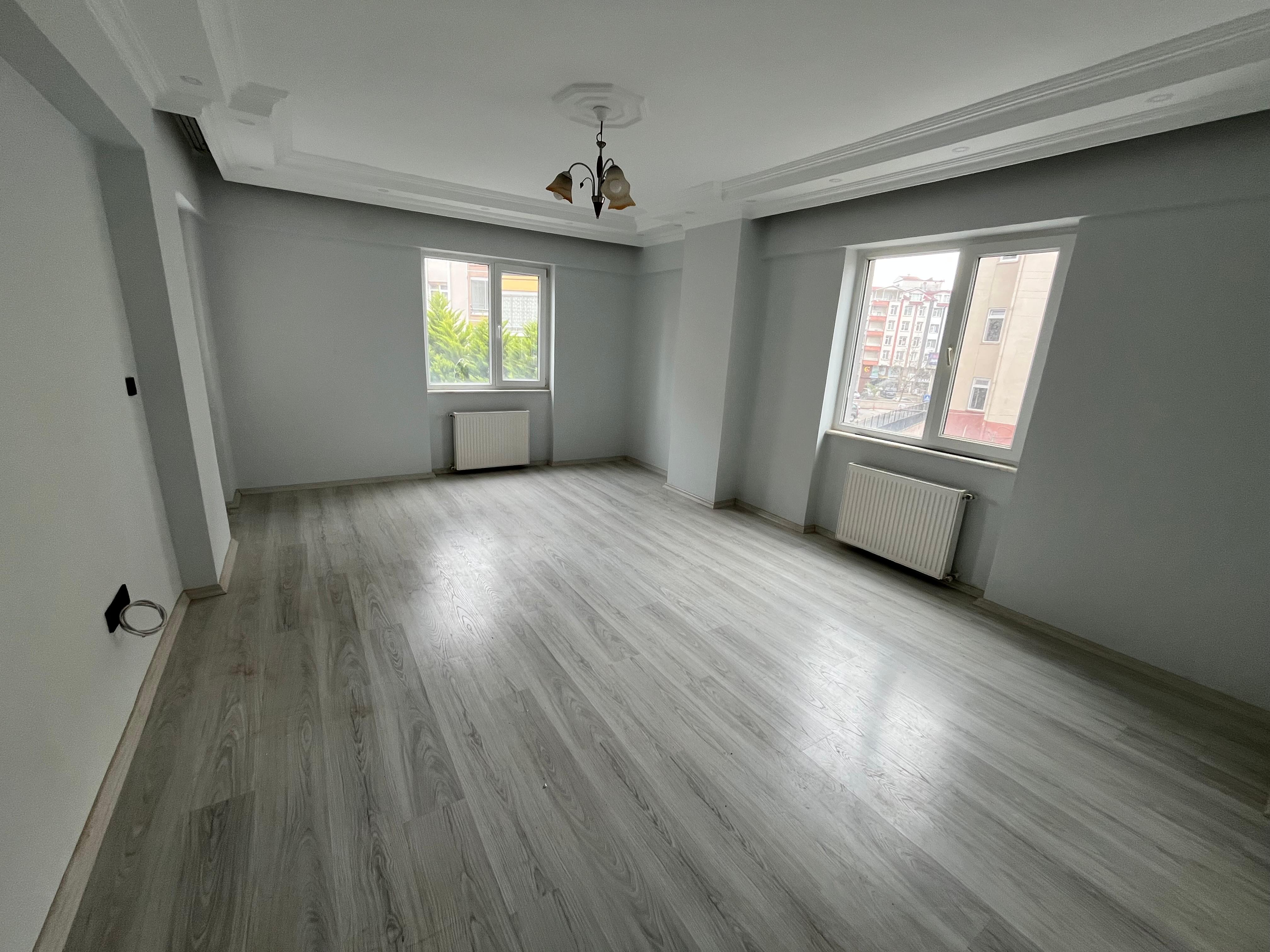 YENİ MAHALLE MEHMET AKİF ERSOY OKULU YANI KİRALIK 3+1