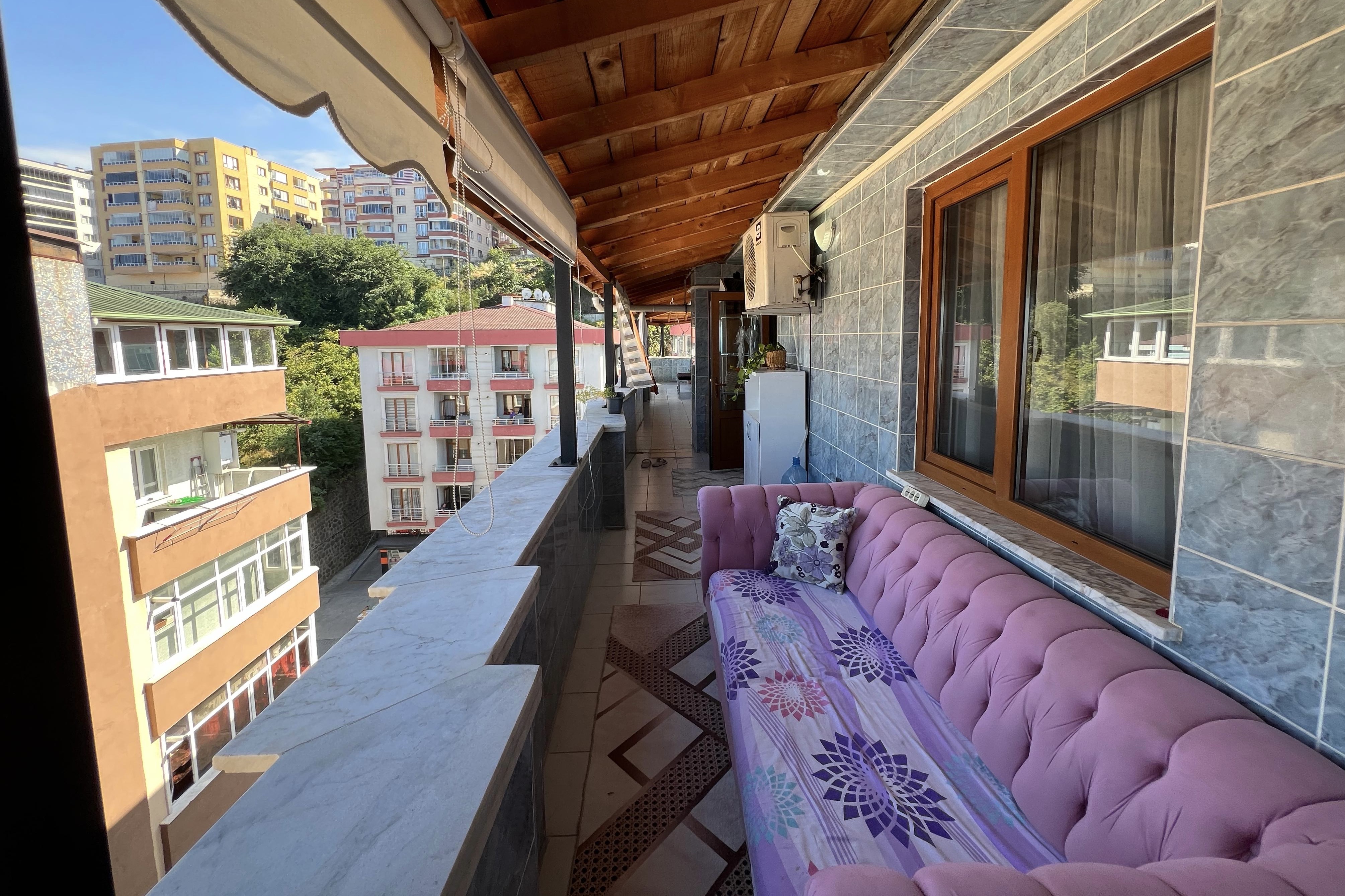 PELİTLİ DE SATILIK 4+1 280 M2 DAİRE