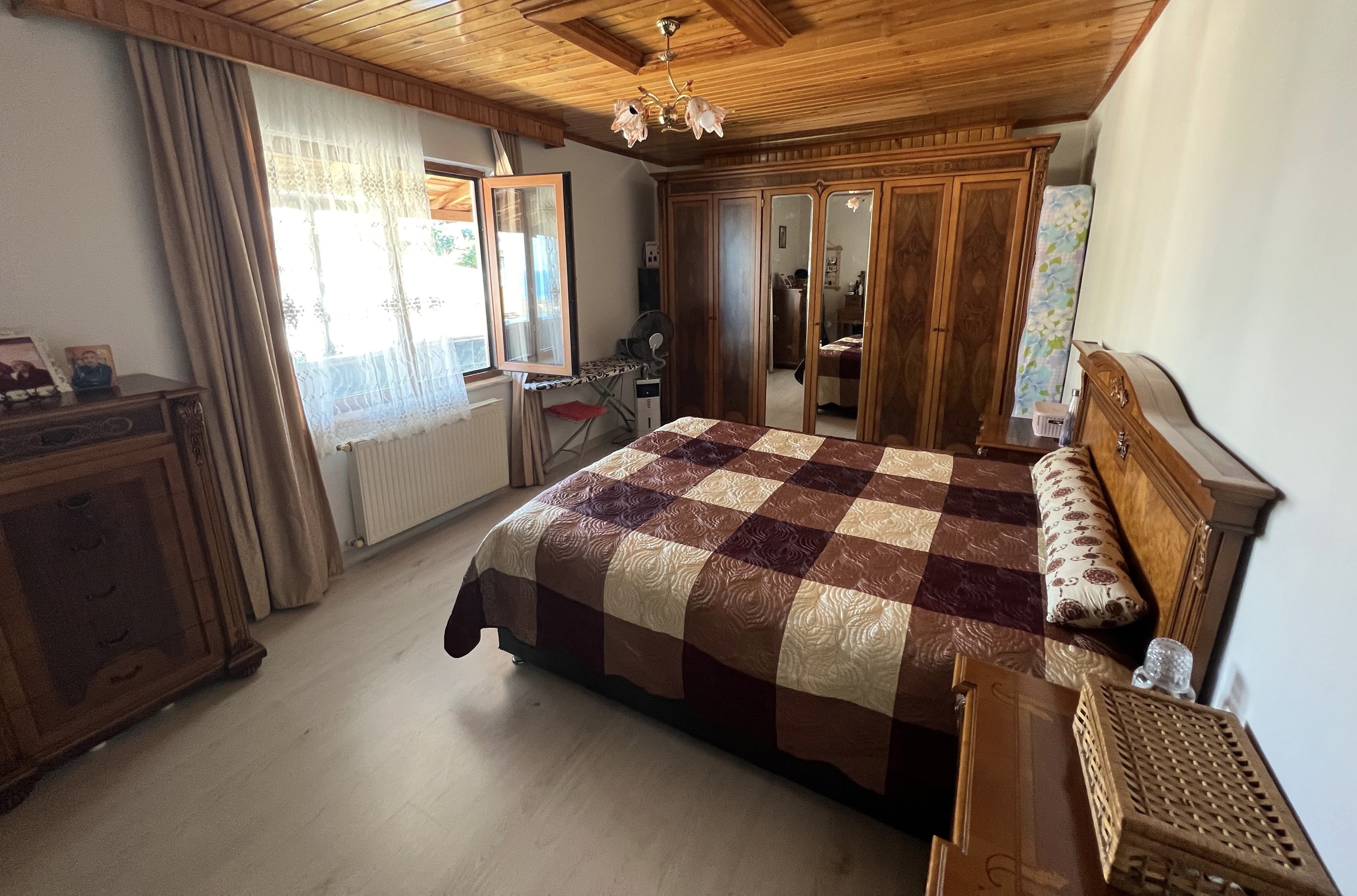 PELİTLİ DE SATILIK 4+1 280 M2 DAİRE