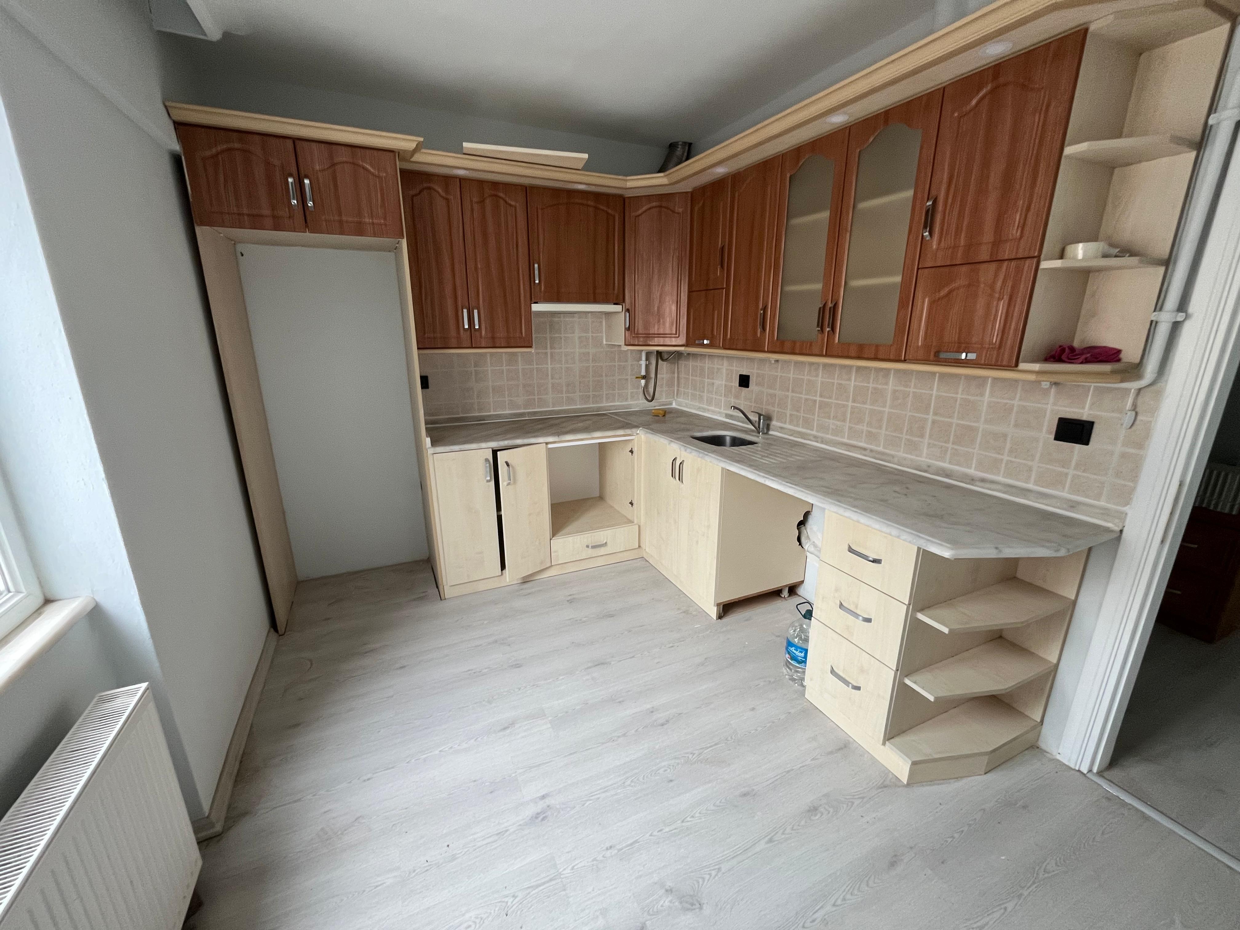 YENİ MAHALLE MEHMET AKİF ERSOY OKULU YANI KİRALIK 3+1