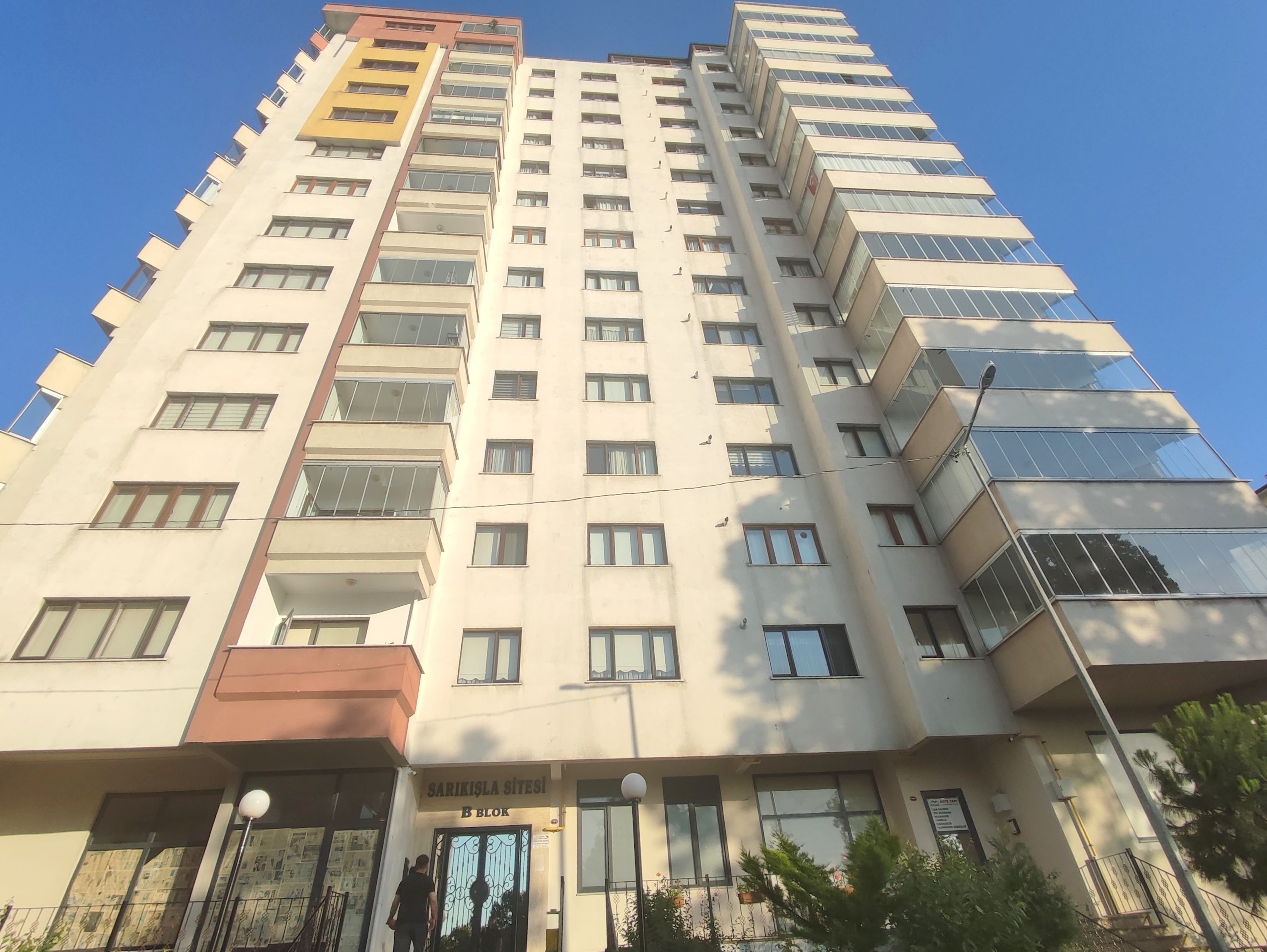 2 NOLU ERDOĞDU MAH. 4+1 GENİŞ FERAH MASRAFSIZ FIRSAT DAİRE