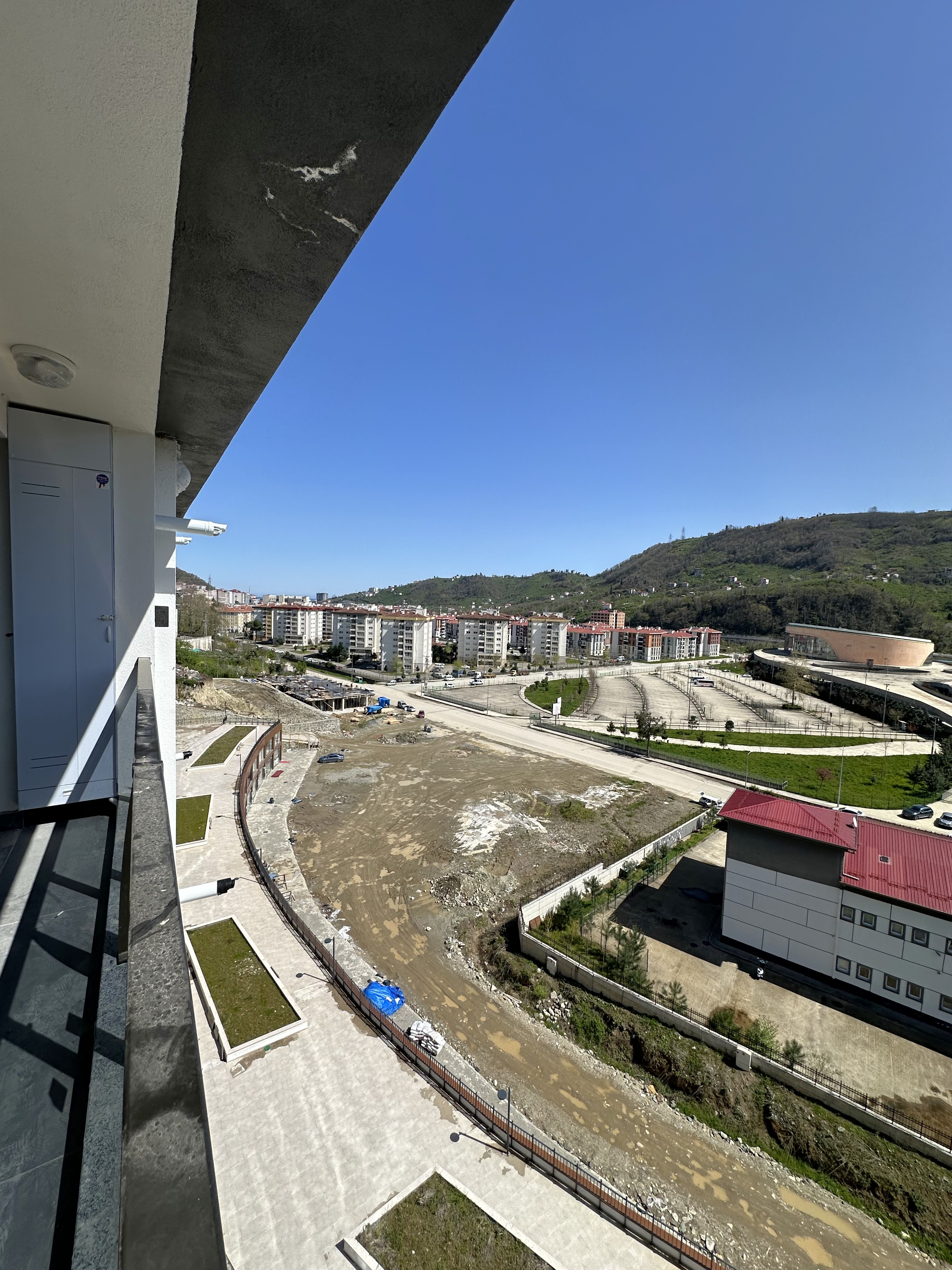 STADİUM CADDE EVLERİ A BLOK D.17 3+1 KİRALIK