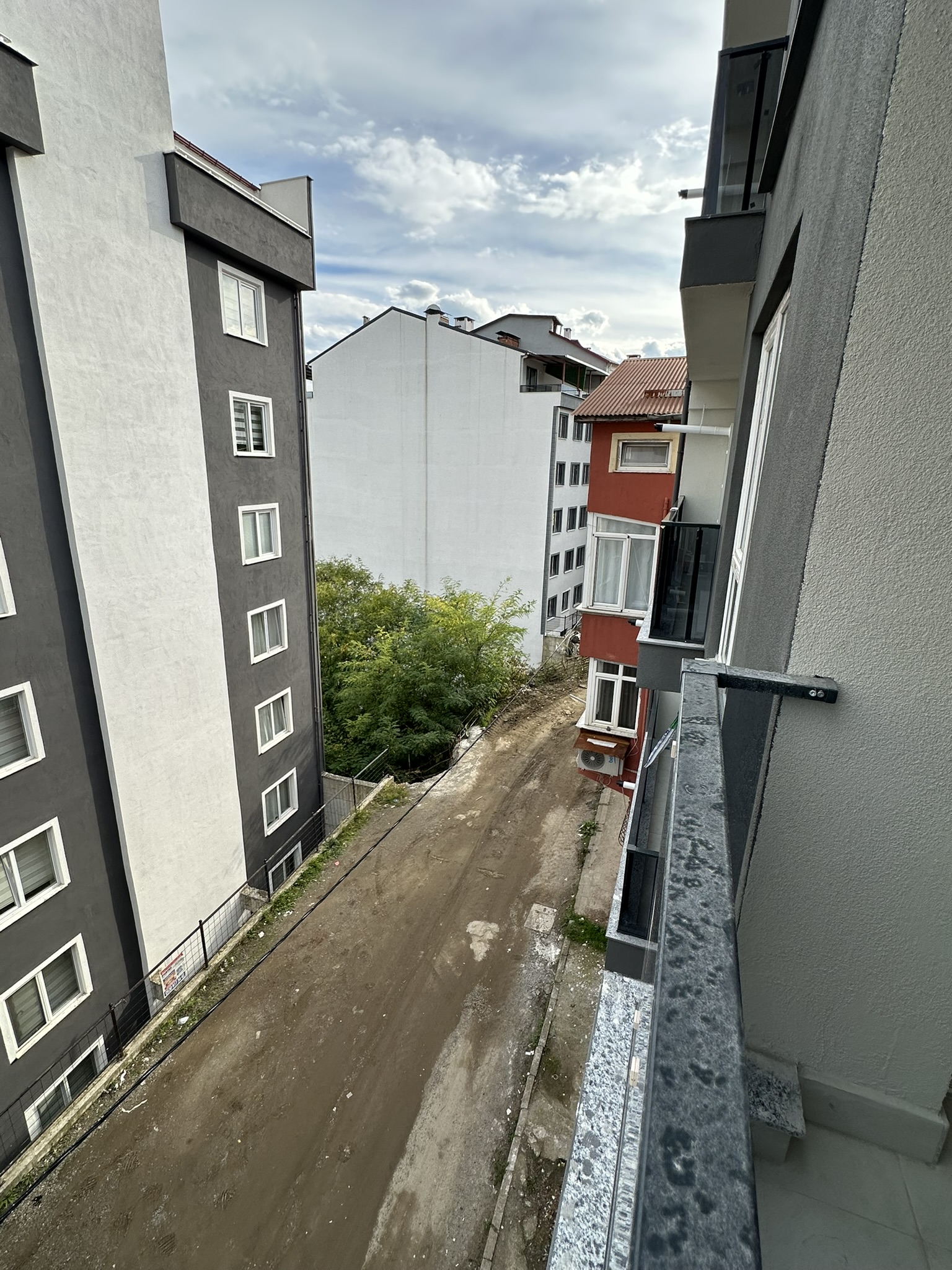 AKSU MAHALLESİ 1+1 KİRALIK DAİRE ALTINPOST İNŞ