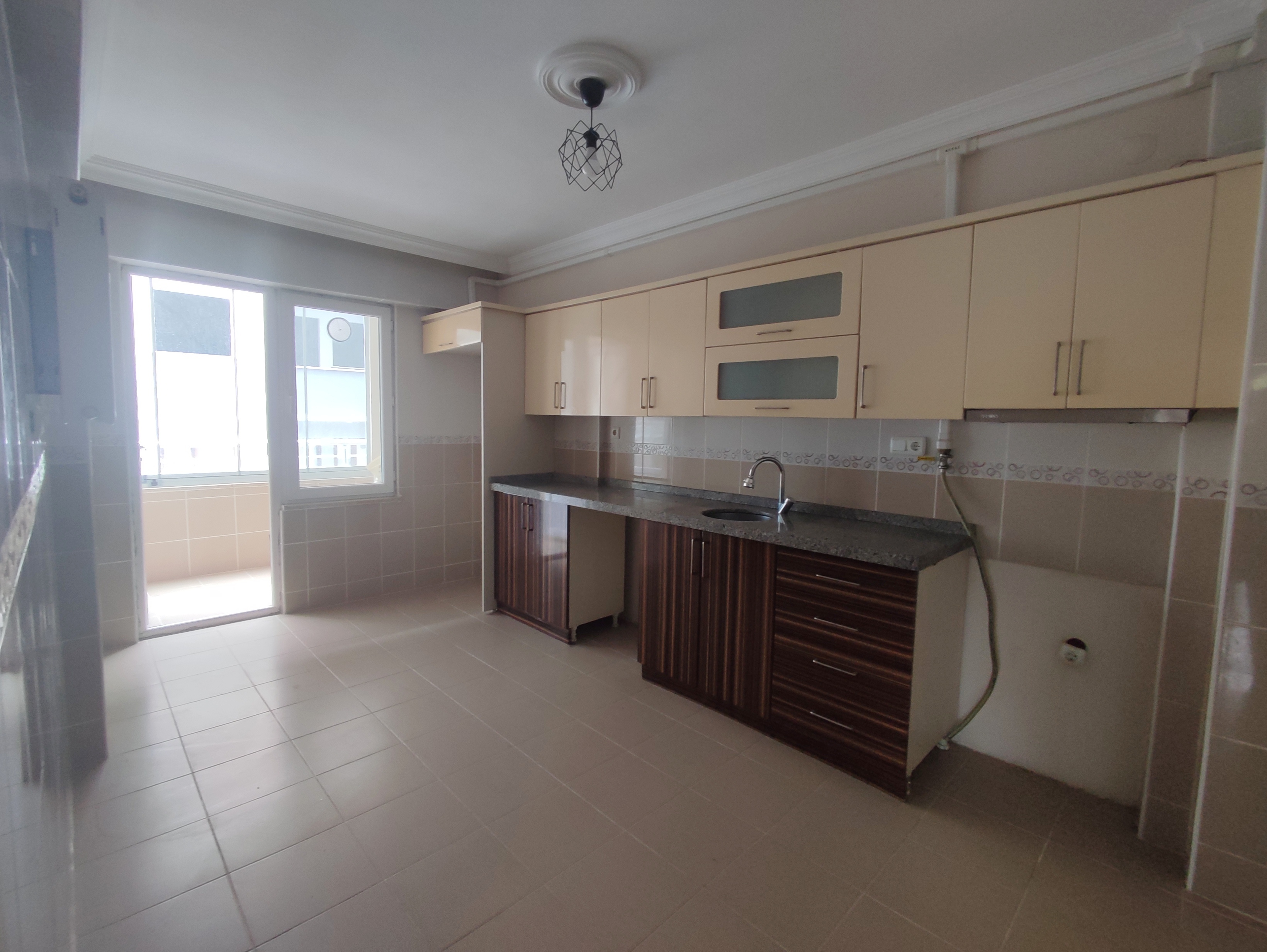 YOMRA SANCAK MAH.GENİŞ FERAH SATILIK DAİRE