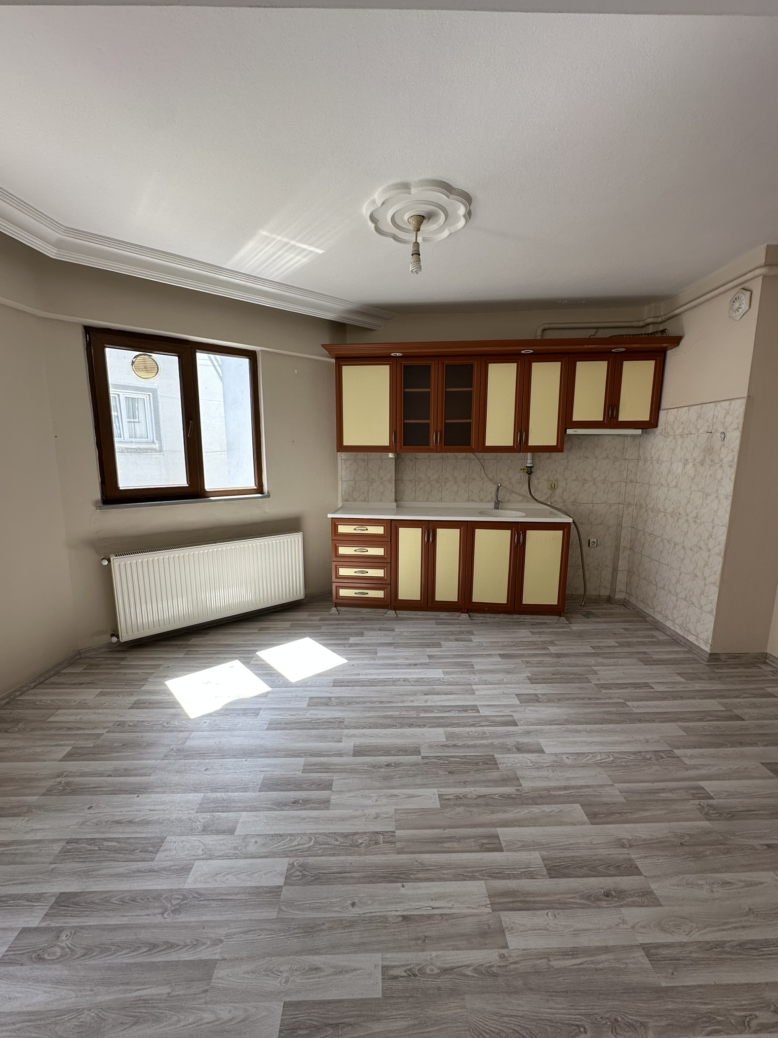 HACI HÜSEYİN MAH. POYRAZ SOKAK ASANSÖRLÜ DOĞALGAZLI 3+1 KİRALIK DAİRE