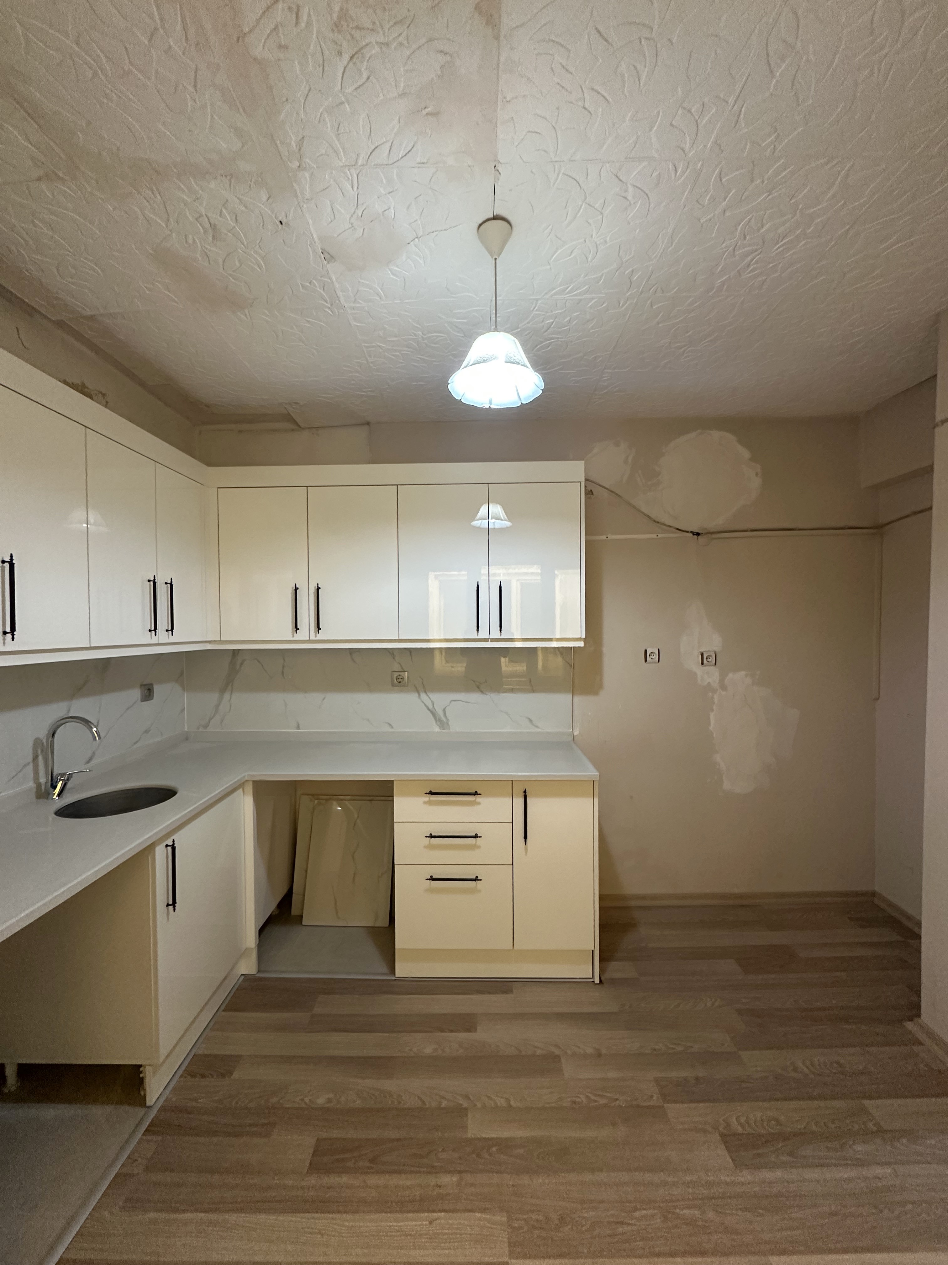 MABEL GAYRİMENKUL H.SİYAM ATATÜRK LİSESİ KARŞISI KİRALIK DAİRE