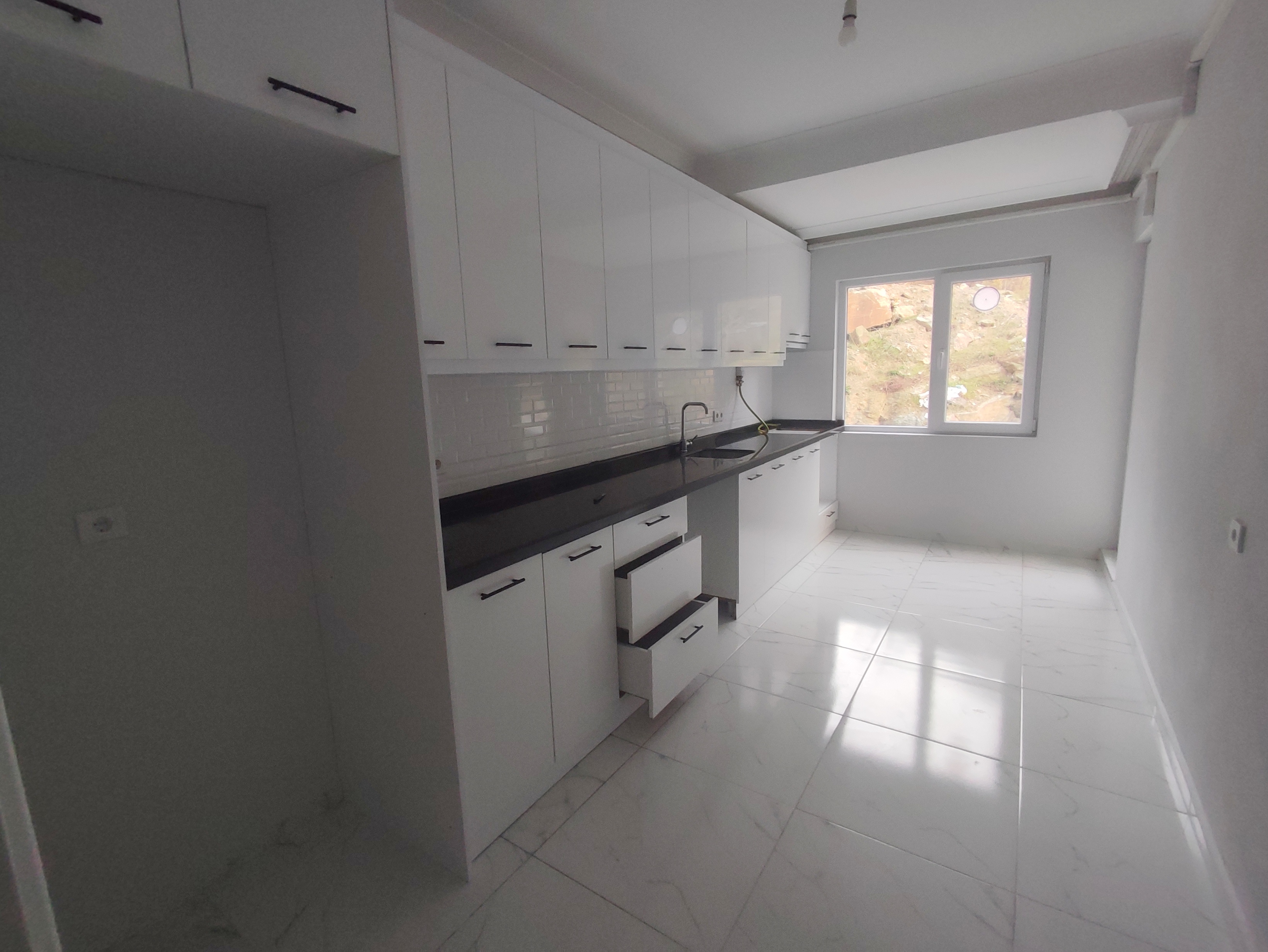 MABEL GAYRİMENKUL MAÇKA FATİH MAH. 2+1 GENİŞ KİRALIK DAİRE