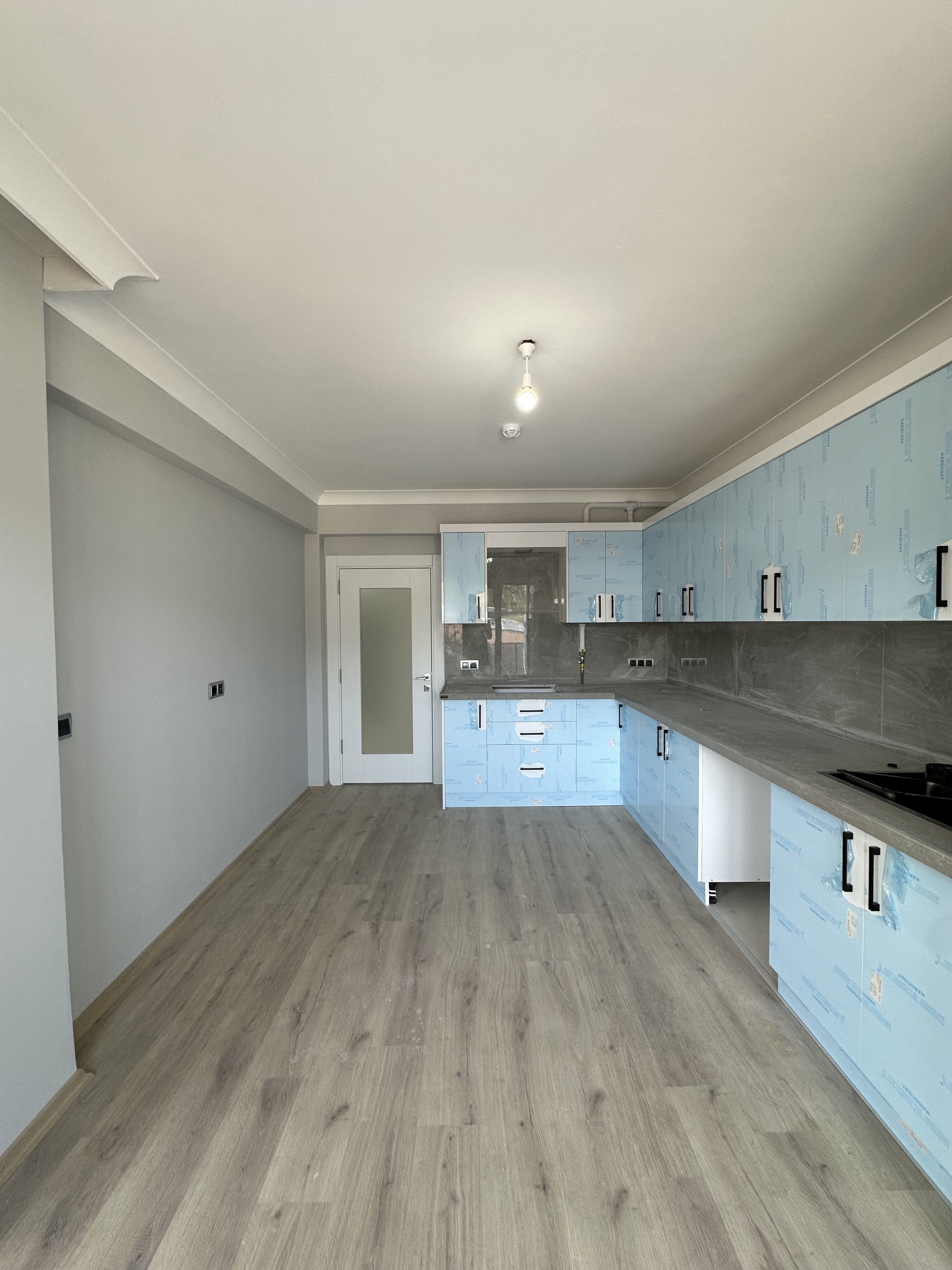 STADİUM CADDE EVLERİ A BLOK D.17 3+1 KİRALIK