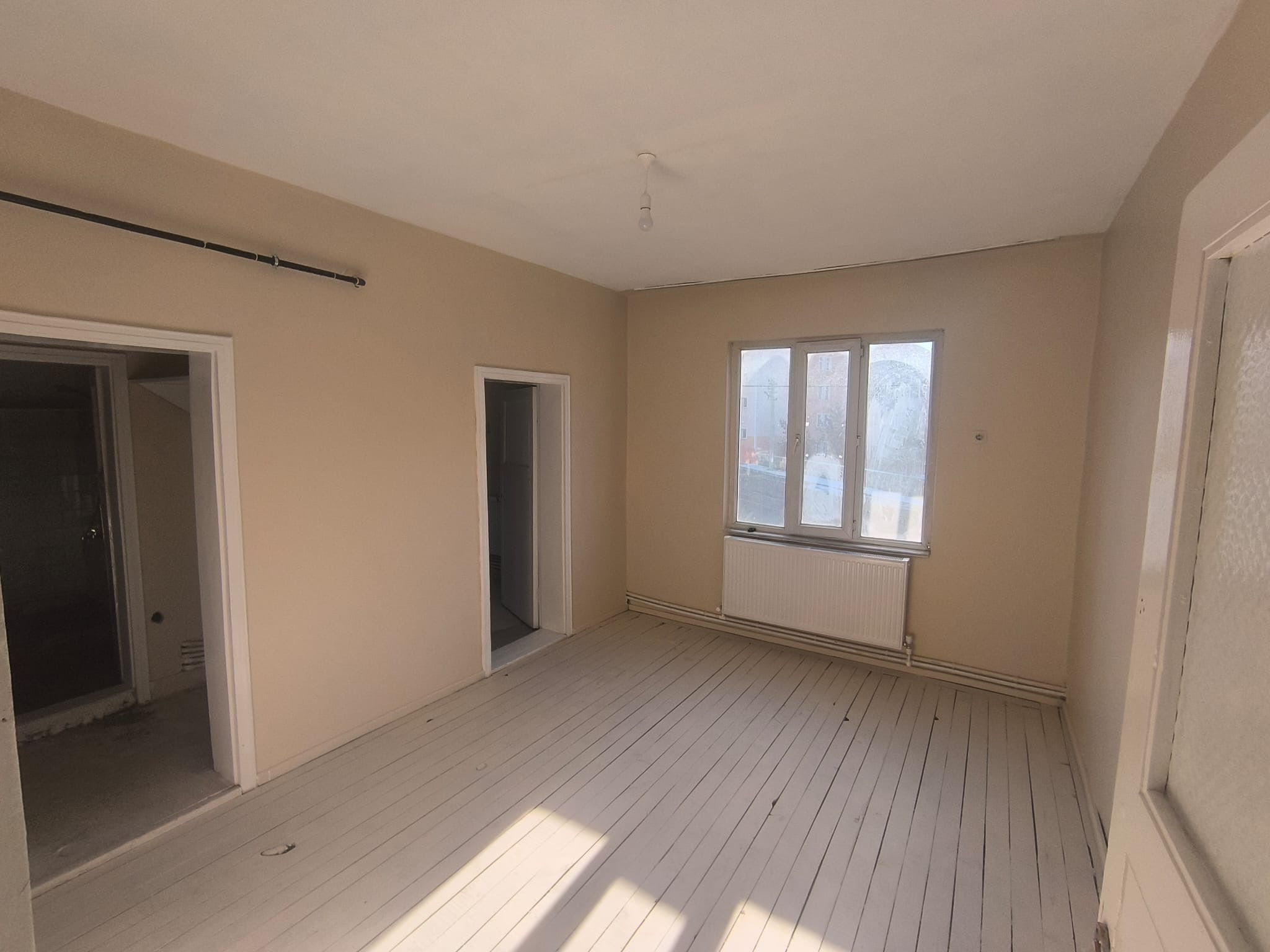 KAYAKYOLUNDA SATILIK BİNA