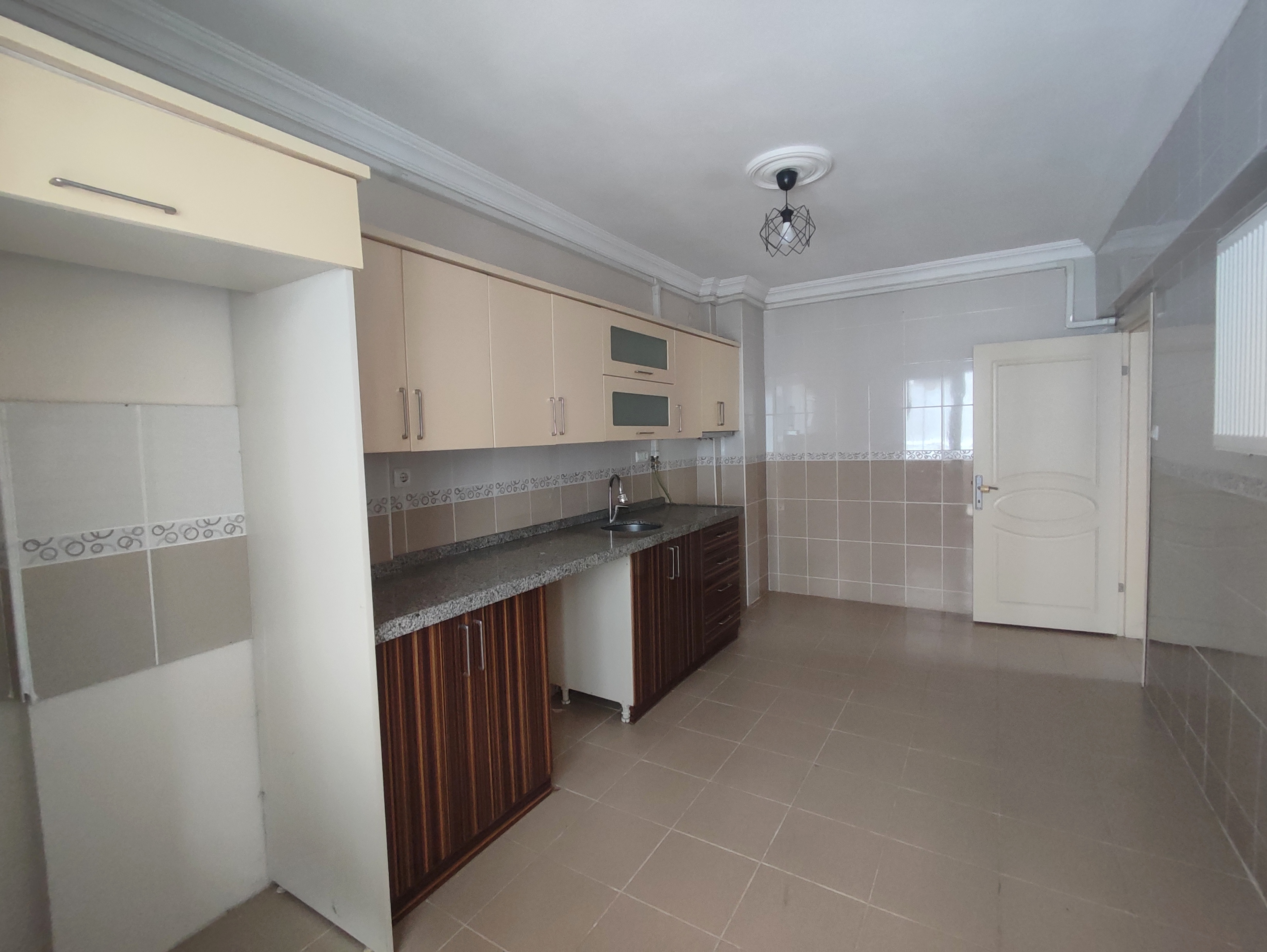 YOMRA SANCAK MAH.GENİŞ FERAH SATILIK DAİRE