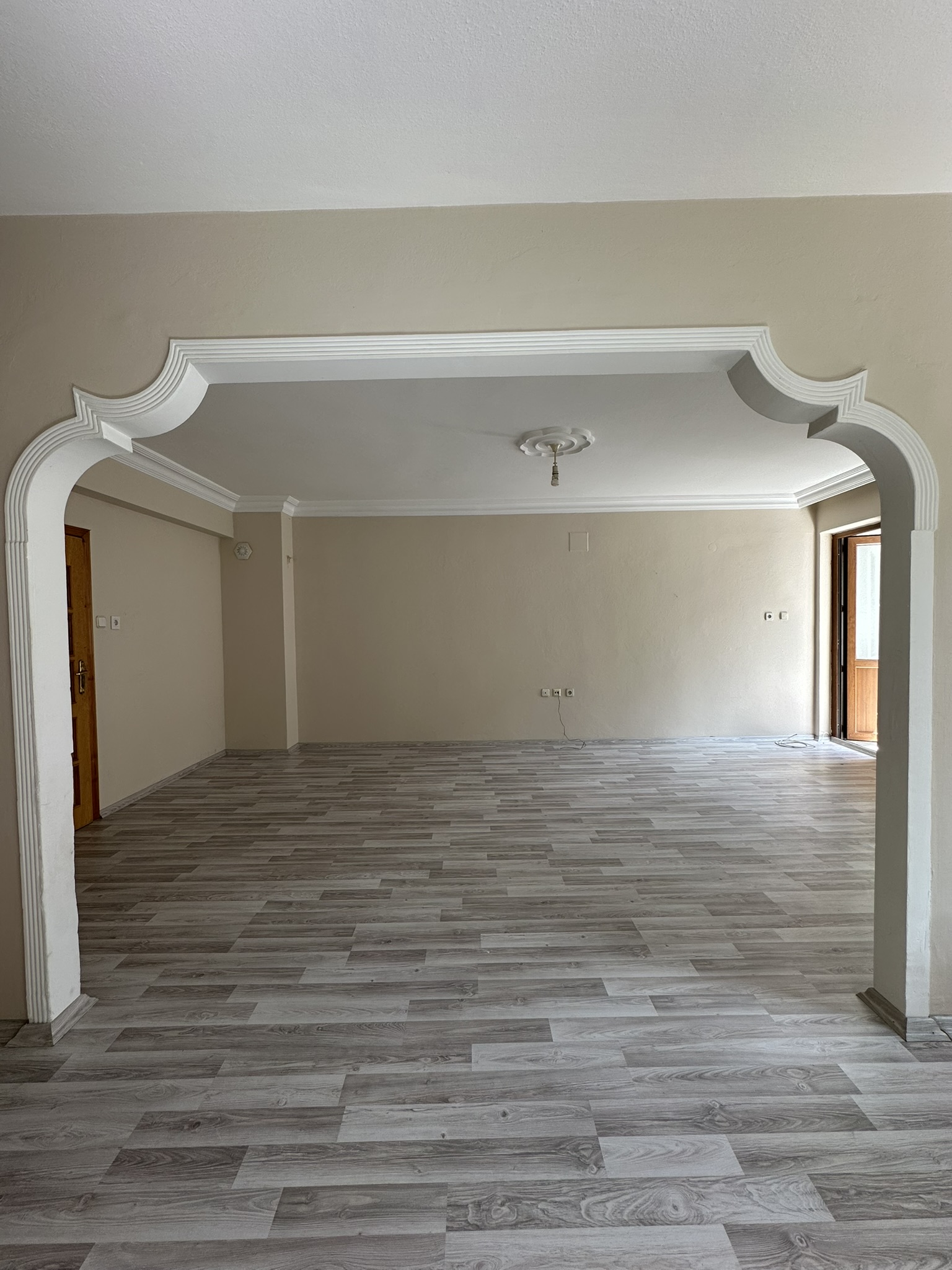 HACI HÜSEYİN MAH. POYRAZ SOKAK ASANSÖRLÜ DOĞALGAZLI 3+1 KİRALIK DAİRE