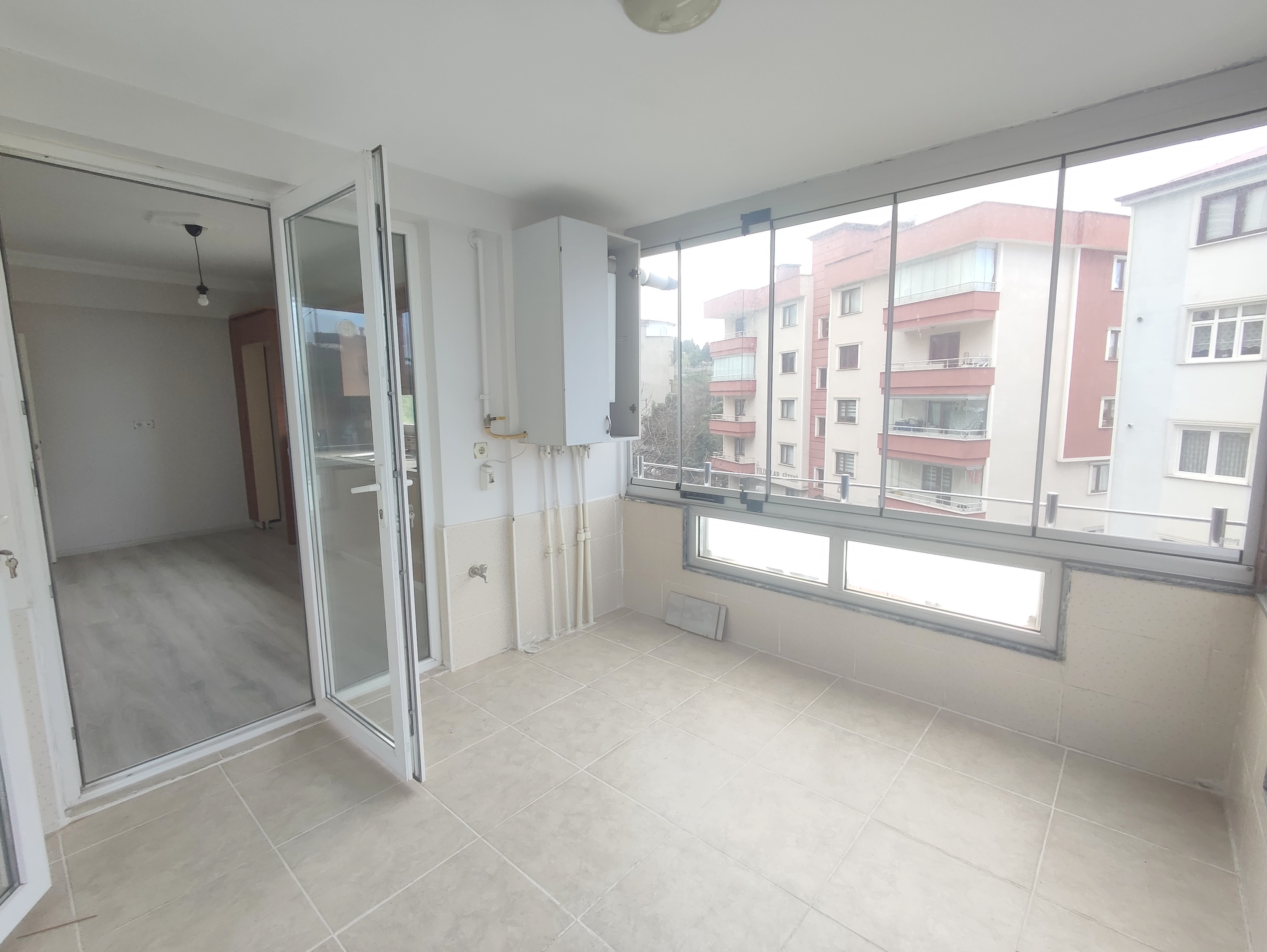 MABEL'DEN ÜNİVERSİTE MAH.GENİŞ FERAH DENİZ MANZARALI KİRALIK