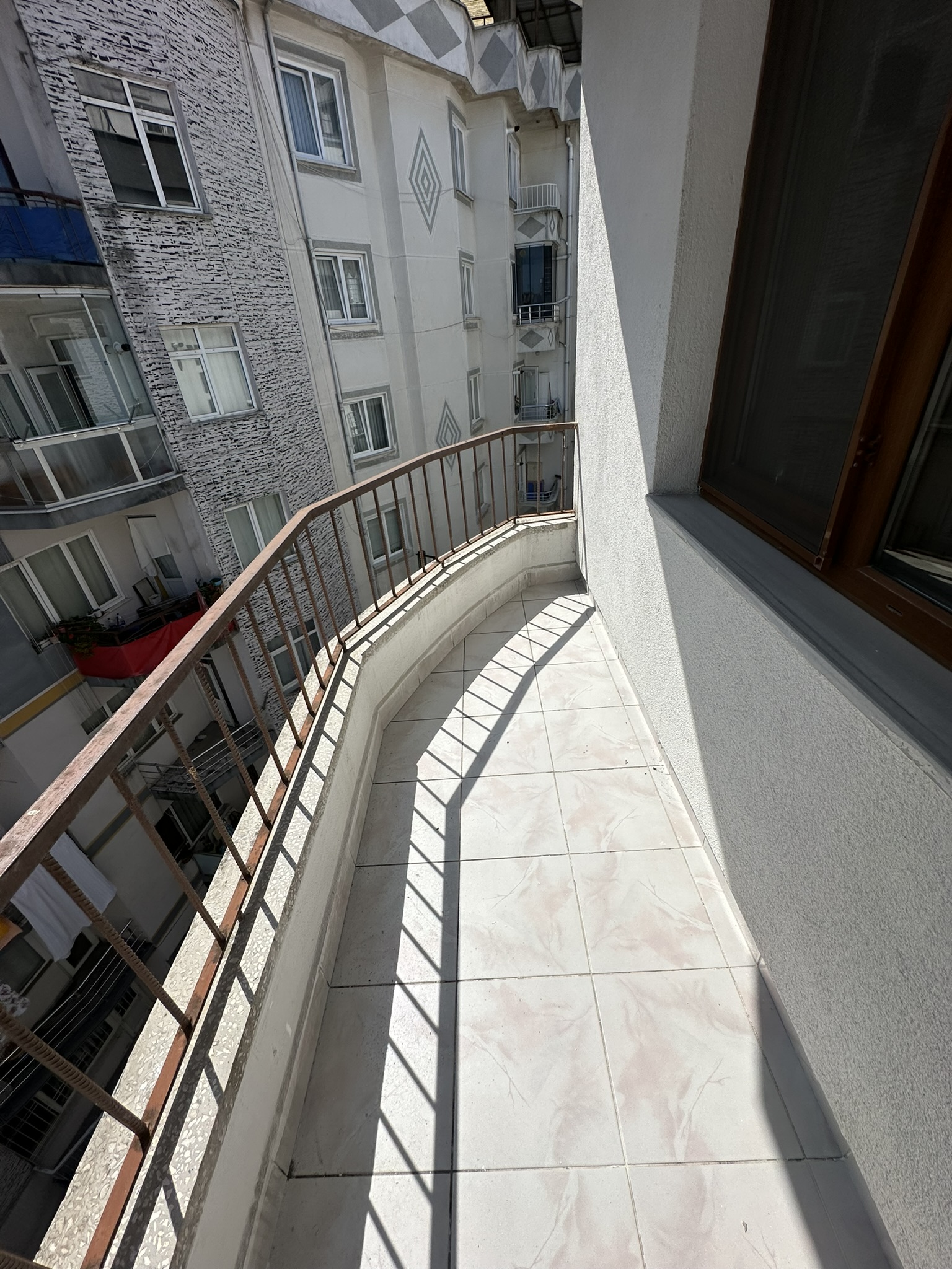 HACI HÜSEYİN MAH. POYRAZ SOKAK ASANSÖRLÜ DOĞALGAZLI 3+1 KİRALIK DAİRE