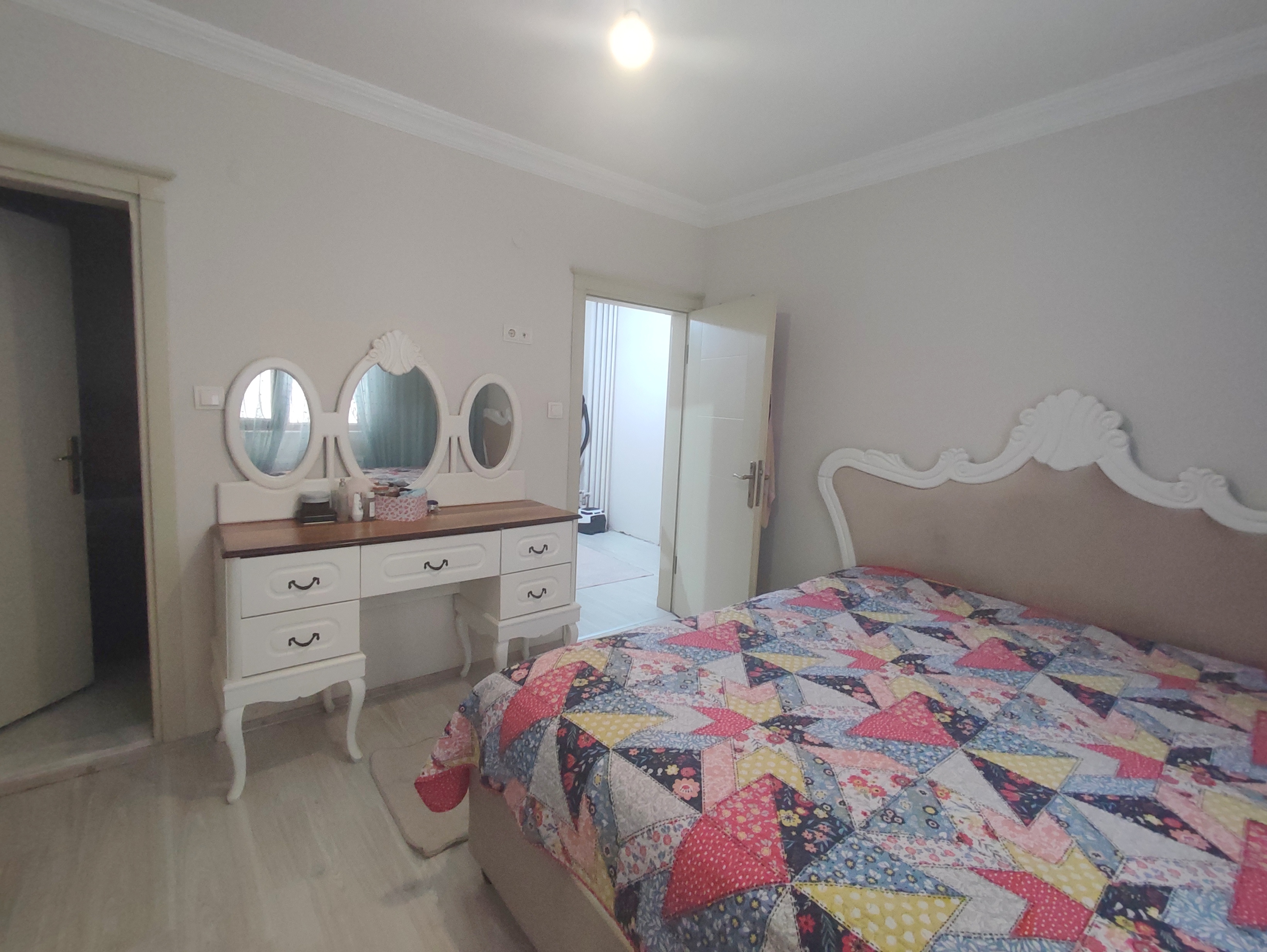 AKÇAABAT YAYLACIK MAH. MERKEZİ KONUMDA SATILIK DAİRE