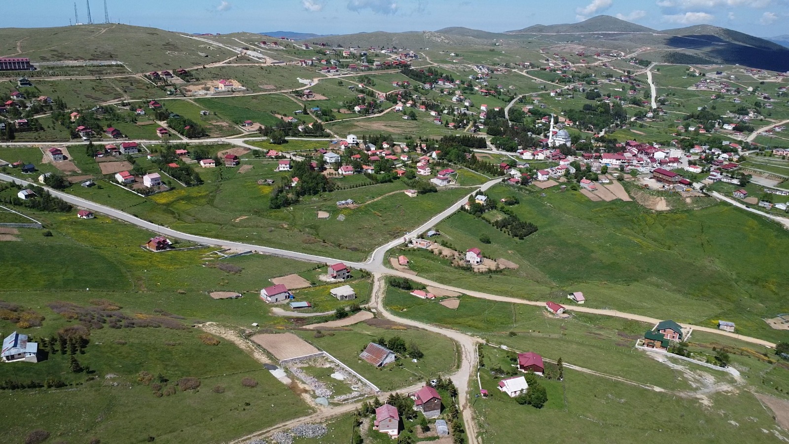 ÇAMBAŞI YAYLASINDA SATILIK ARSA