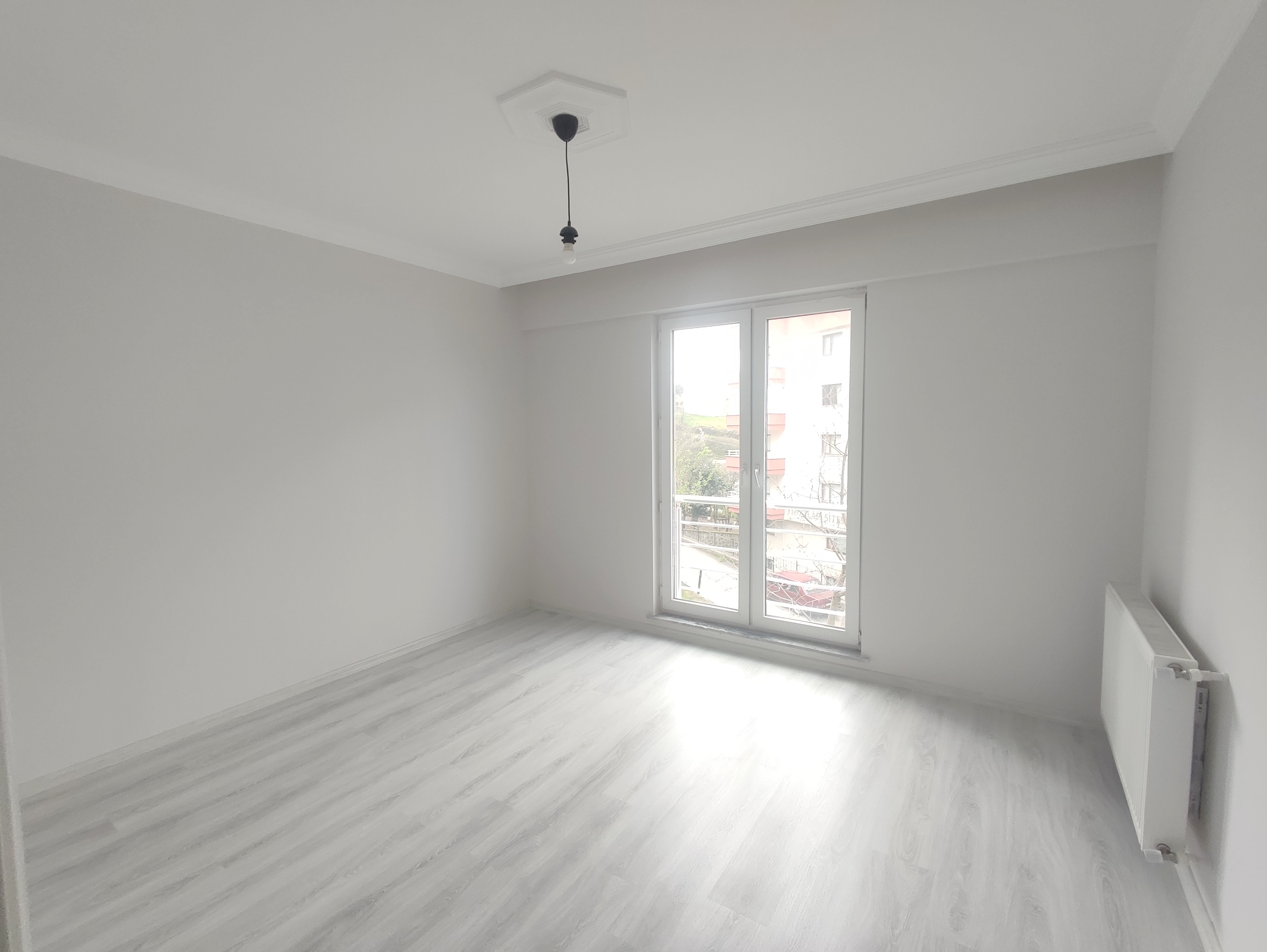 MABEL'DEN ÜNİVERSİTE MAH.GENİŞ FERAH DENİZ MANZARALI KİRALIK