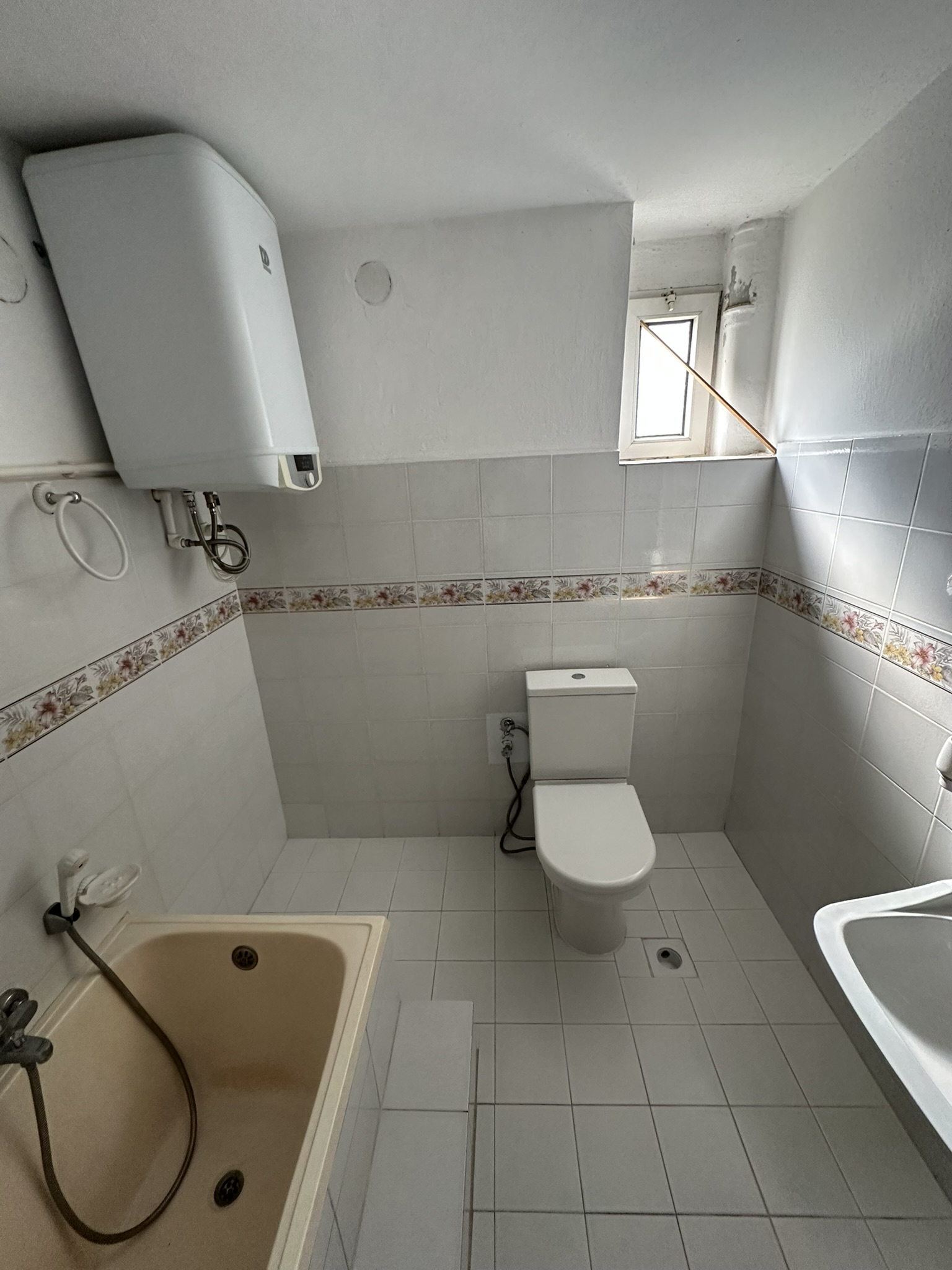 KÜÇÜKKÖY KİRALIK SOBALI 2+1