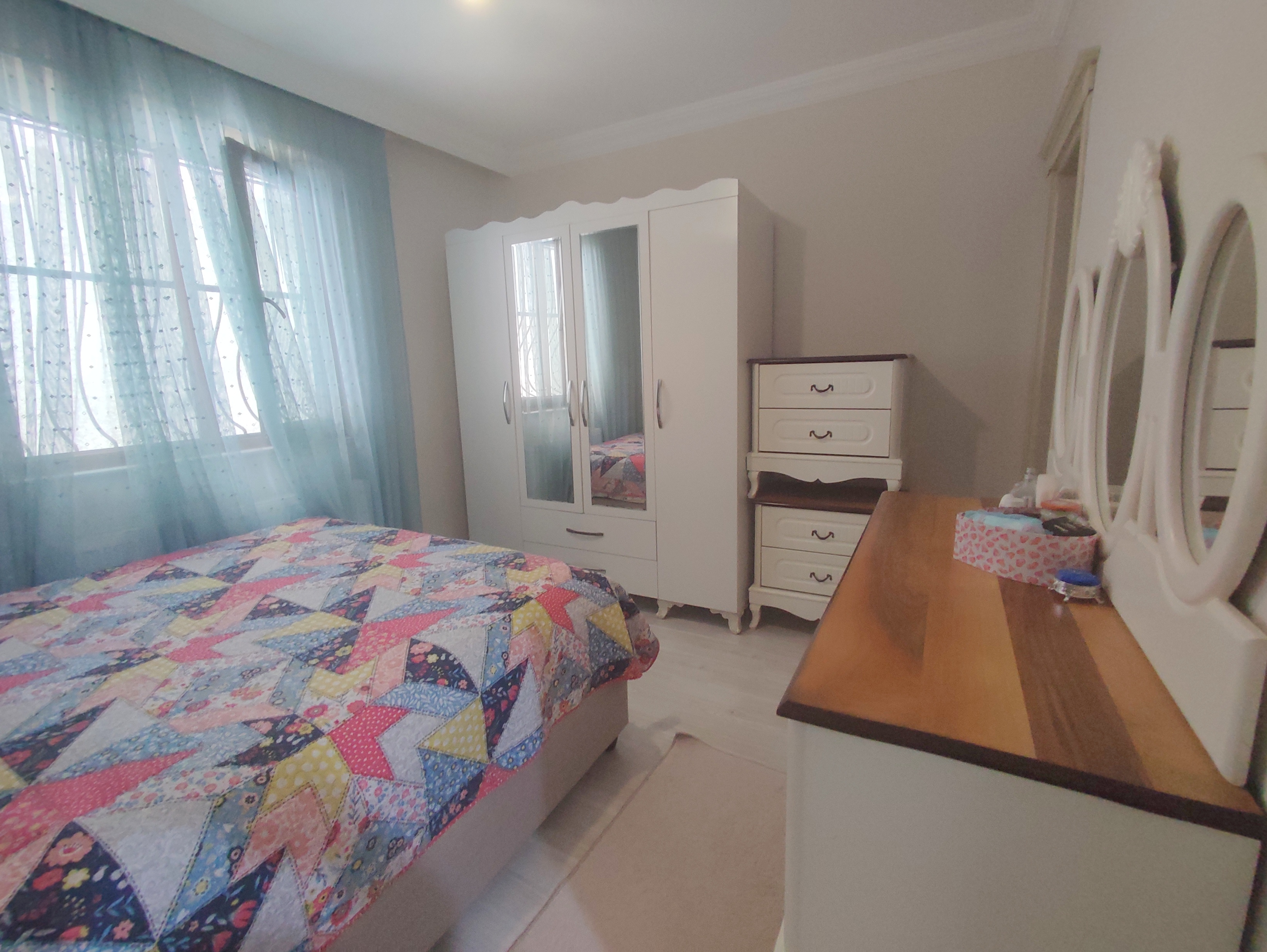 AKÇAABAT YAYLACIK MAH. MERKEZİ KONUMDA SATILIK DAİRE