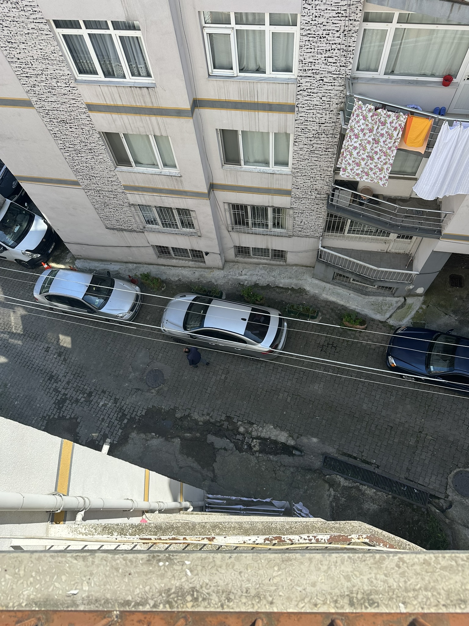 HACI HÜSEYİN MAH. POYRAZ SOKAK ASANSÖRLÜ DOĞALGAZLI 3+1 KİRALIK DAİRE