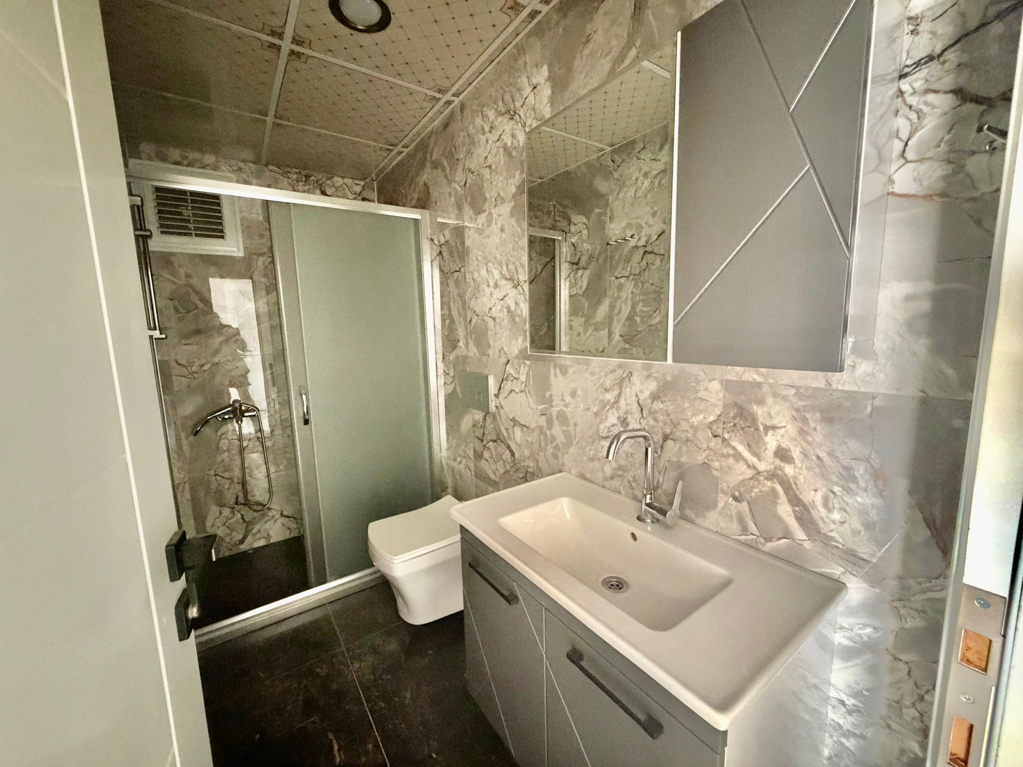 DENİZE VE SAHİLE 50M ÇİFT GİRİŞ CAM BALKON KOMBİ DAHİL DUBLEX