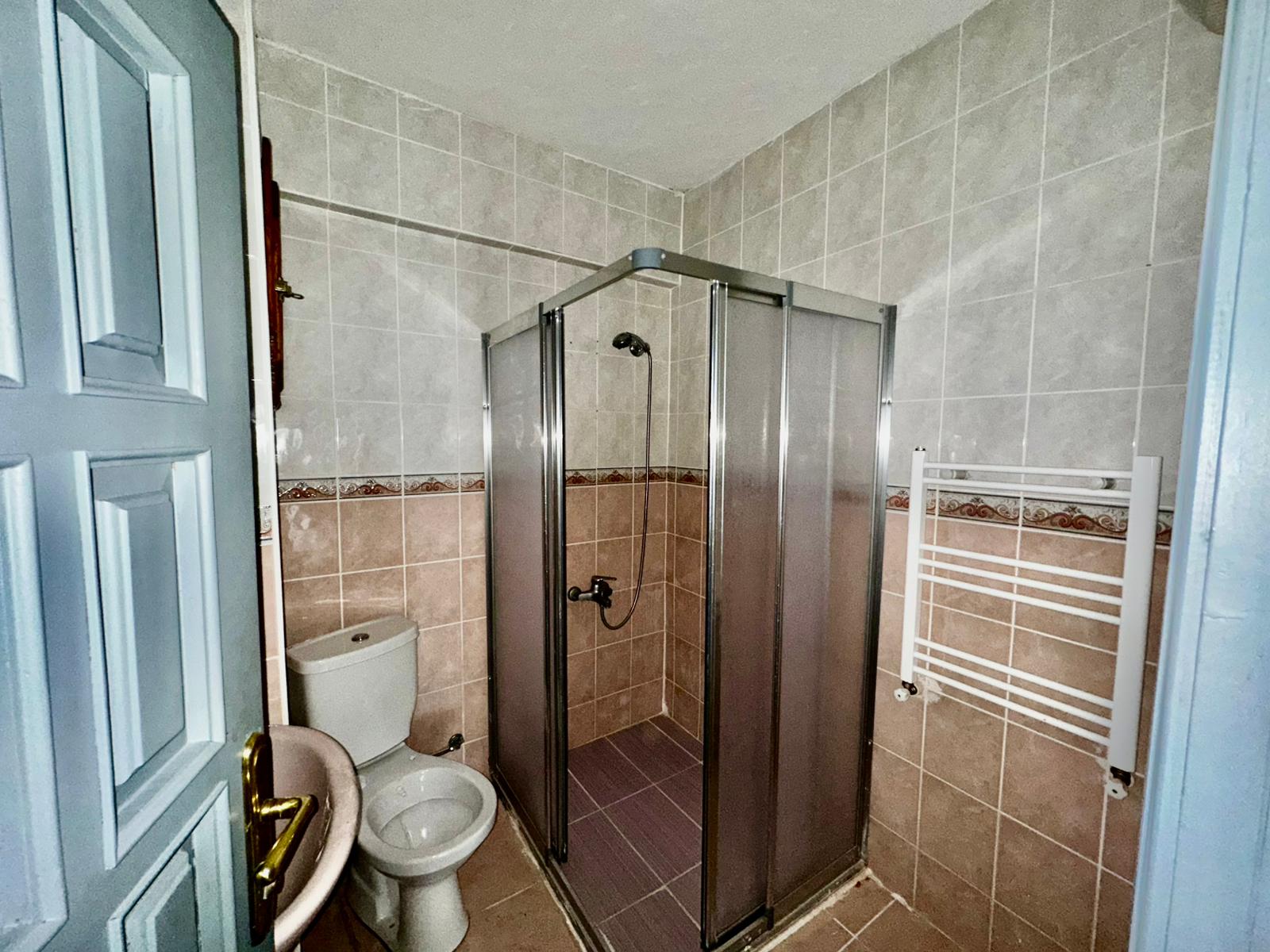 SIFIR ÇARŞI İÇERİSİ OTURUMA HAZIR 2+1 BALKONLU KİRALIK DAİRE