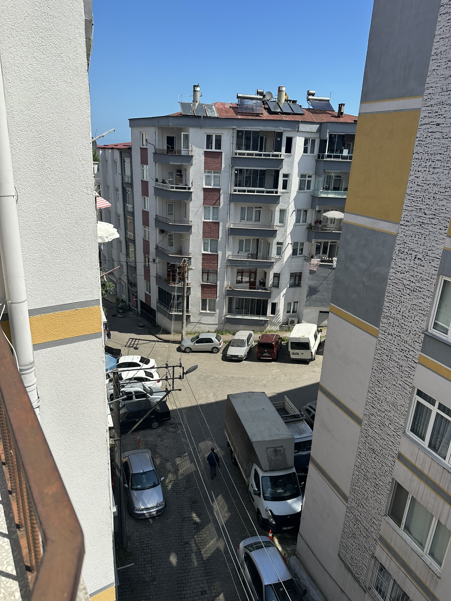 HACI HÜSEYİN MAH. POYRAZ SOKAK ASANSÖRLÜ DOĞALGAZLI 3+1 KİRALIK DAİRE