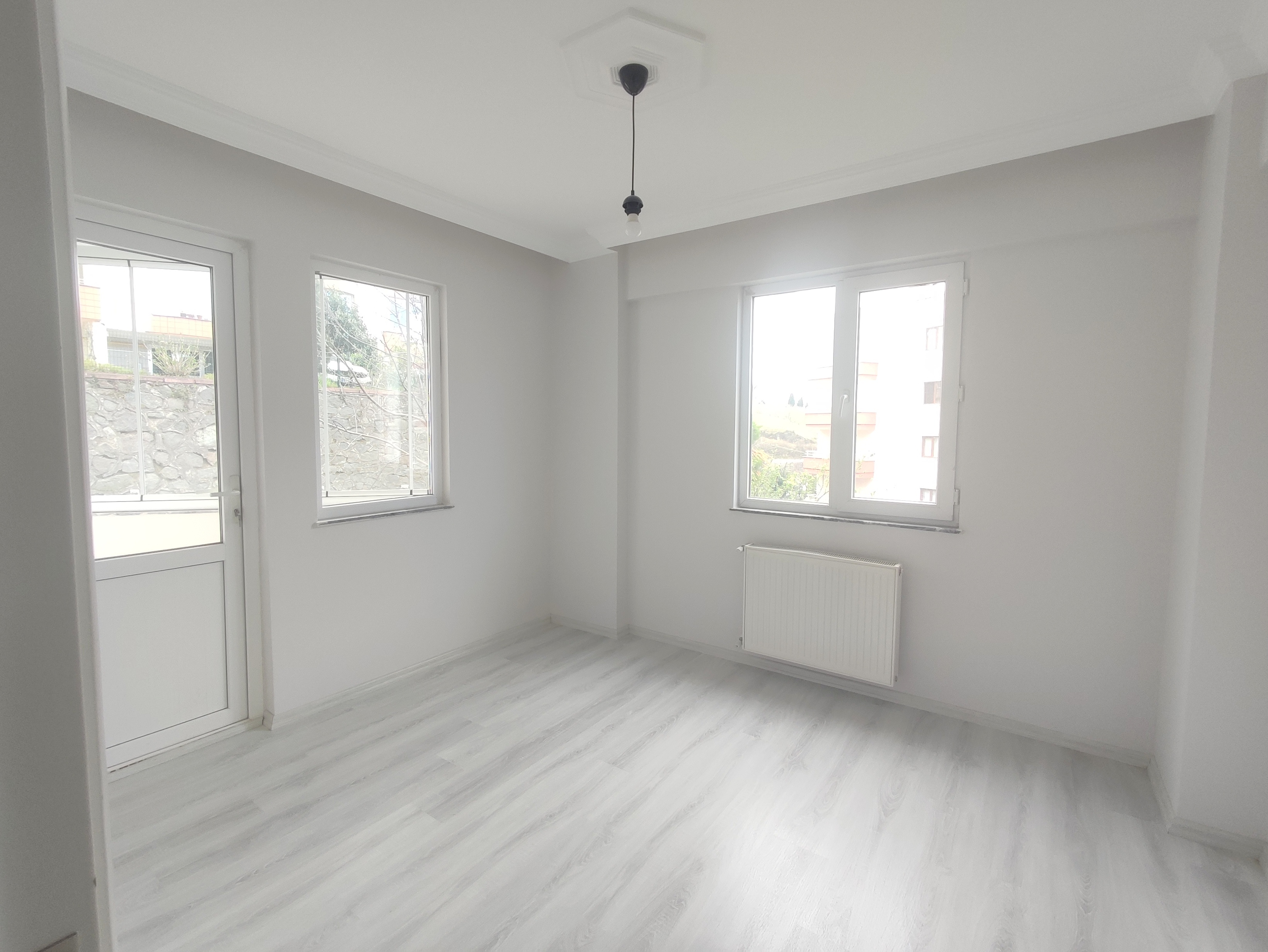 MABEL'DEN ÜNİVERSİTE MAH.GENİŞ FERAH DENİZ MANZARALI KİRALIK