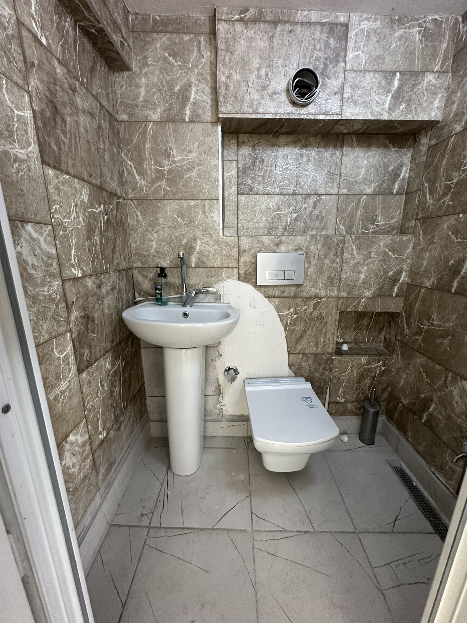 G-CİTY ARKASI DÜKKAN