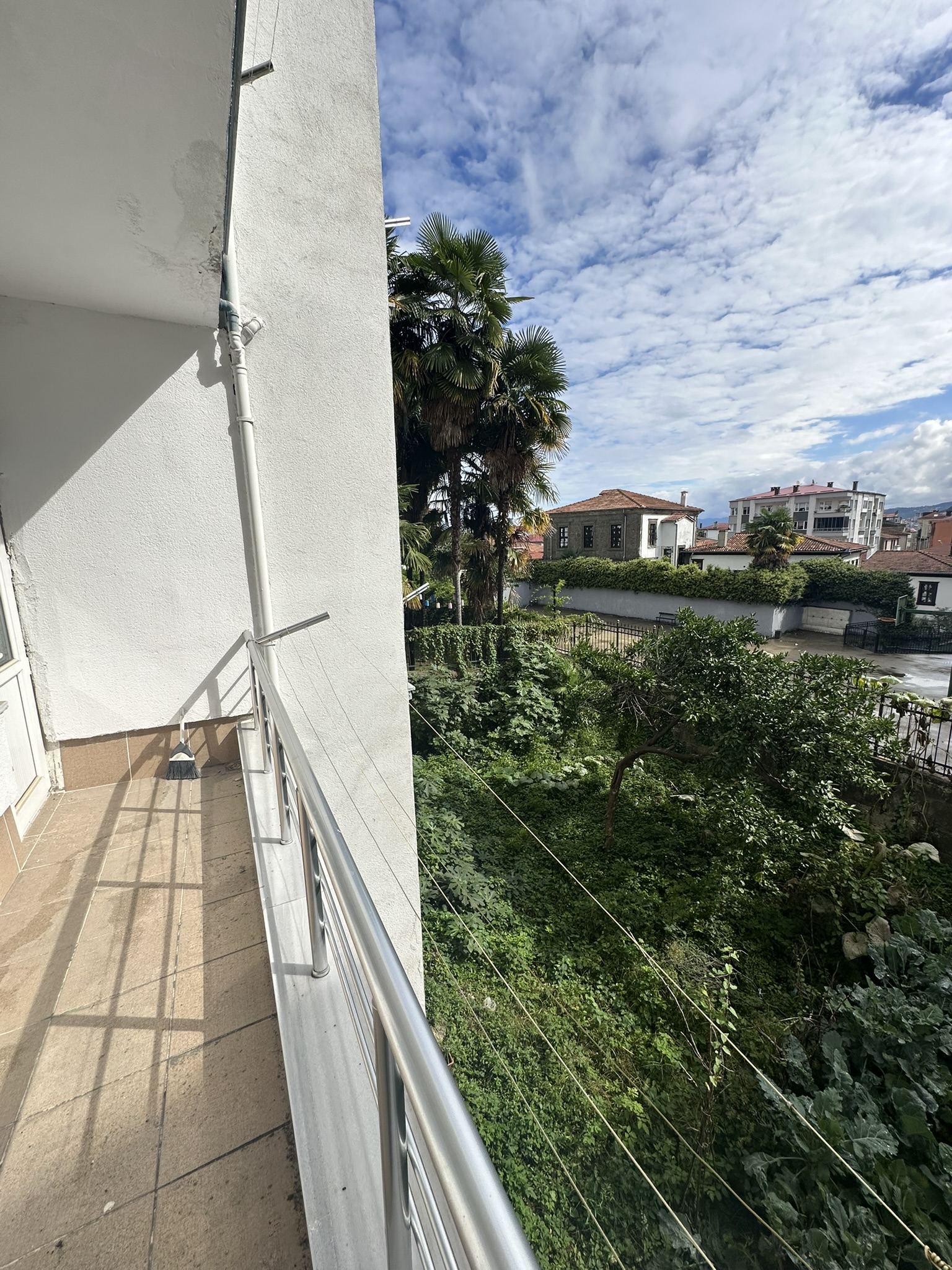 ÇINARLAR MAHALLESİ  EŞYALI KİRALIK