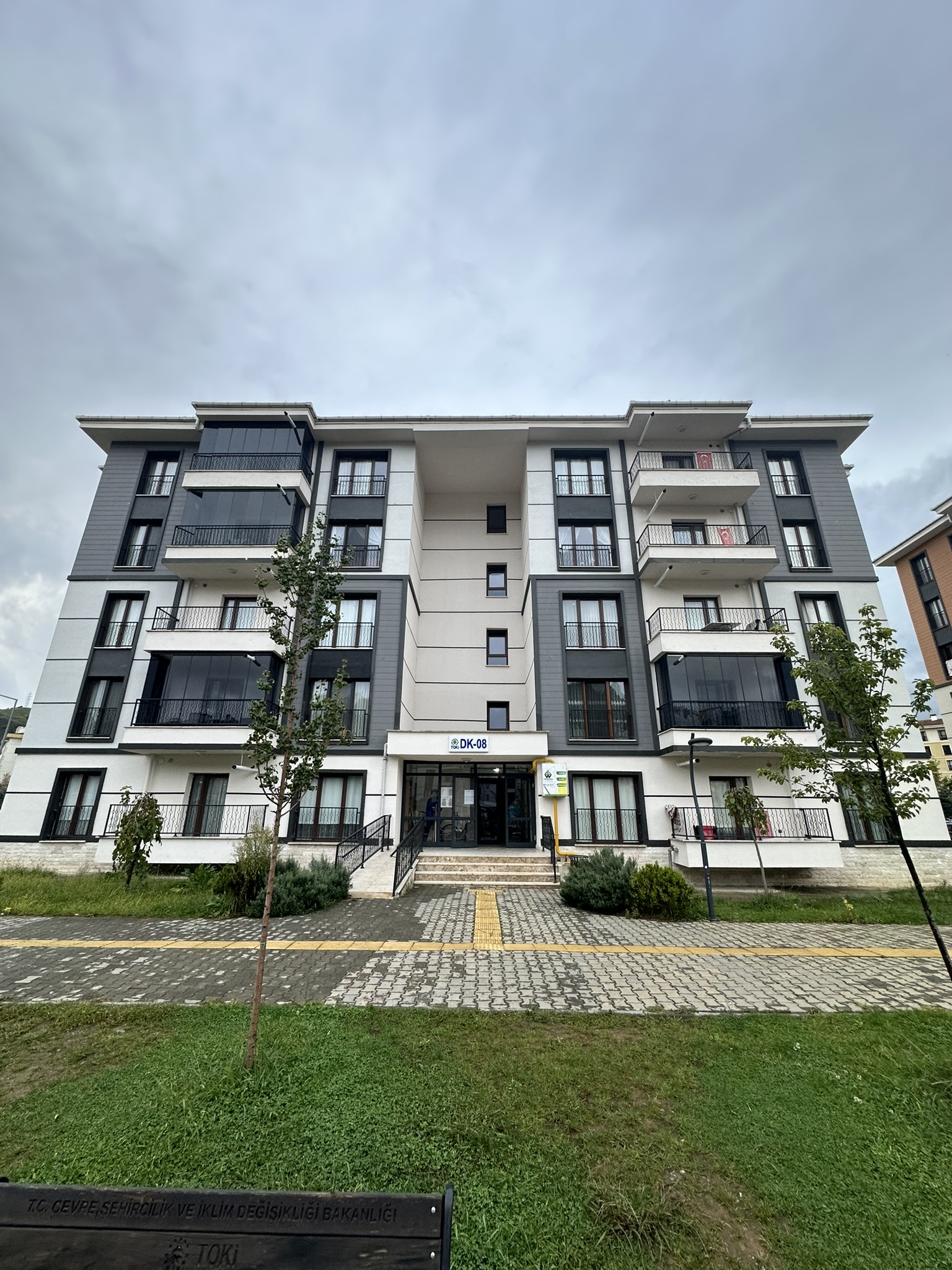 3. ETAP TOKİ DK-8 SATILIK DAİRE GİRİŞ KAT