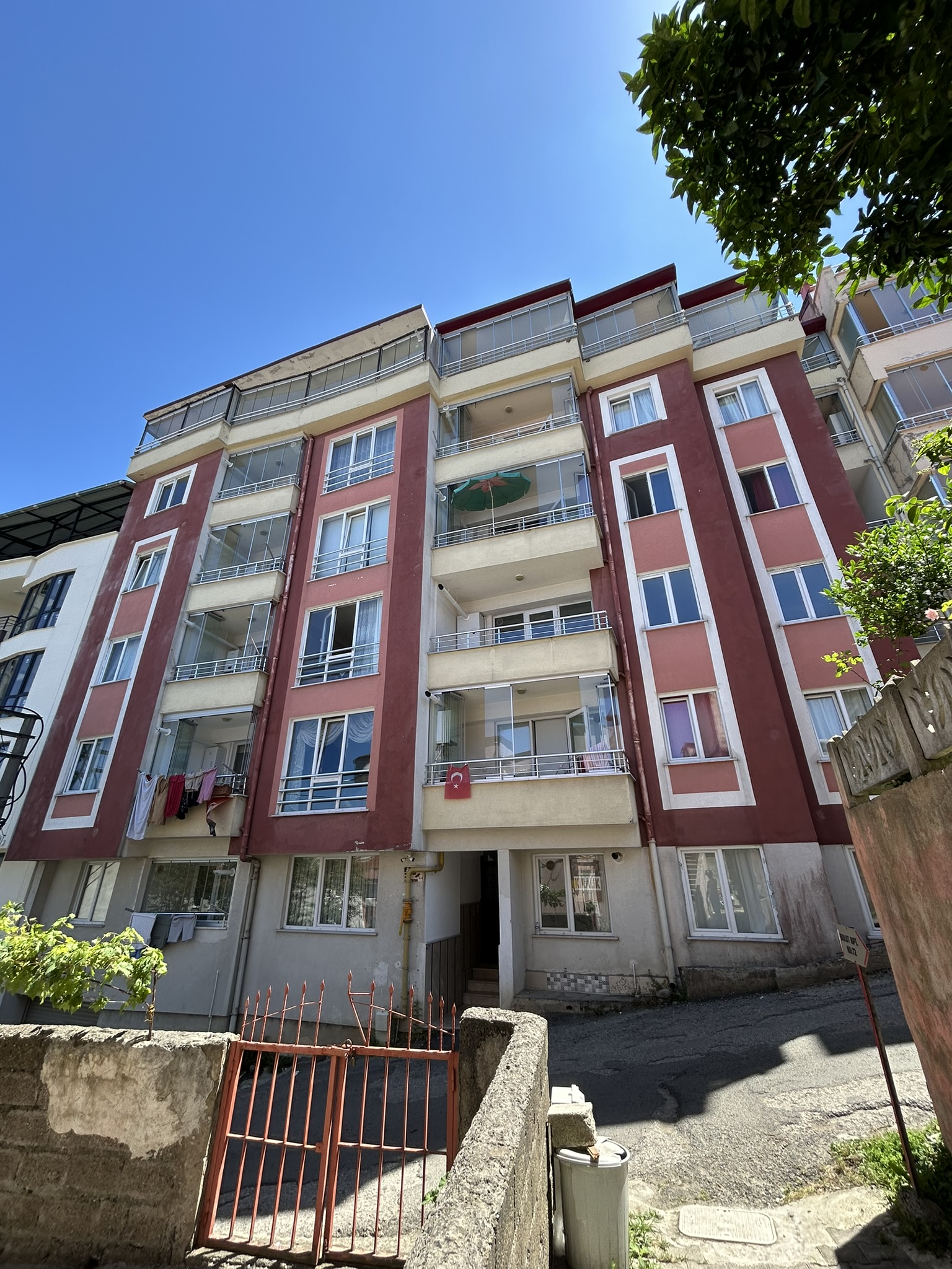 KAVAKLAR YILMAZ APT KAPICI DAİRE