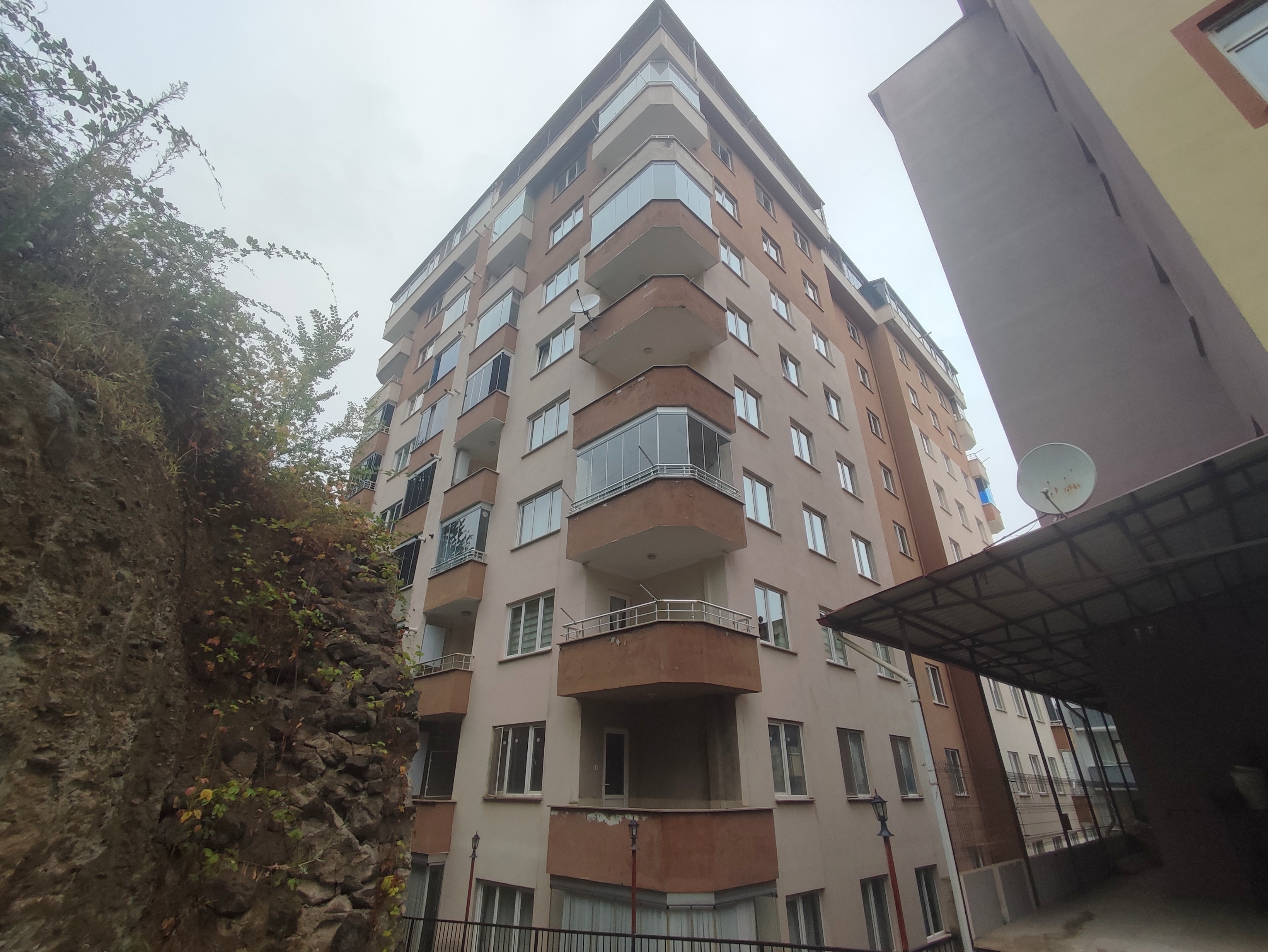 YOMRA SANCAK MAH.GENİŞ FERAH SATILIK DAİRE