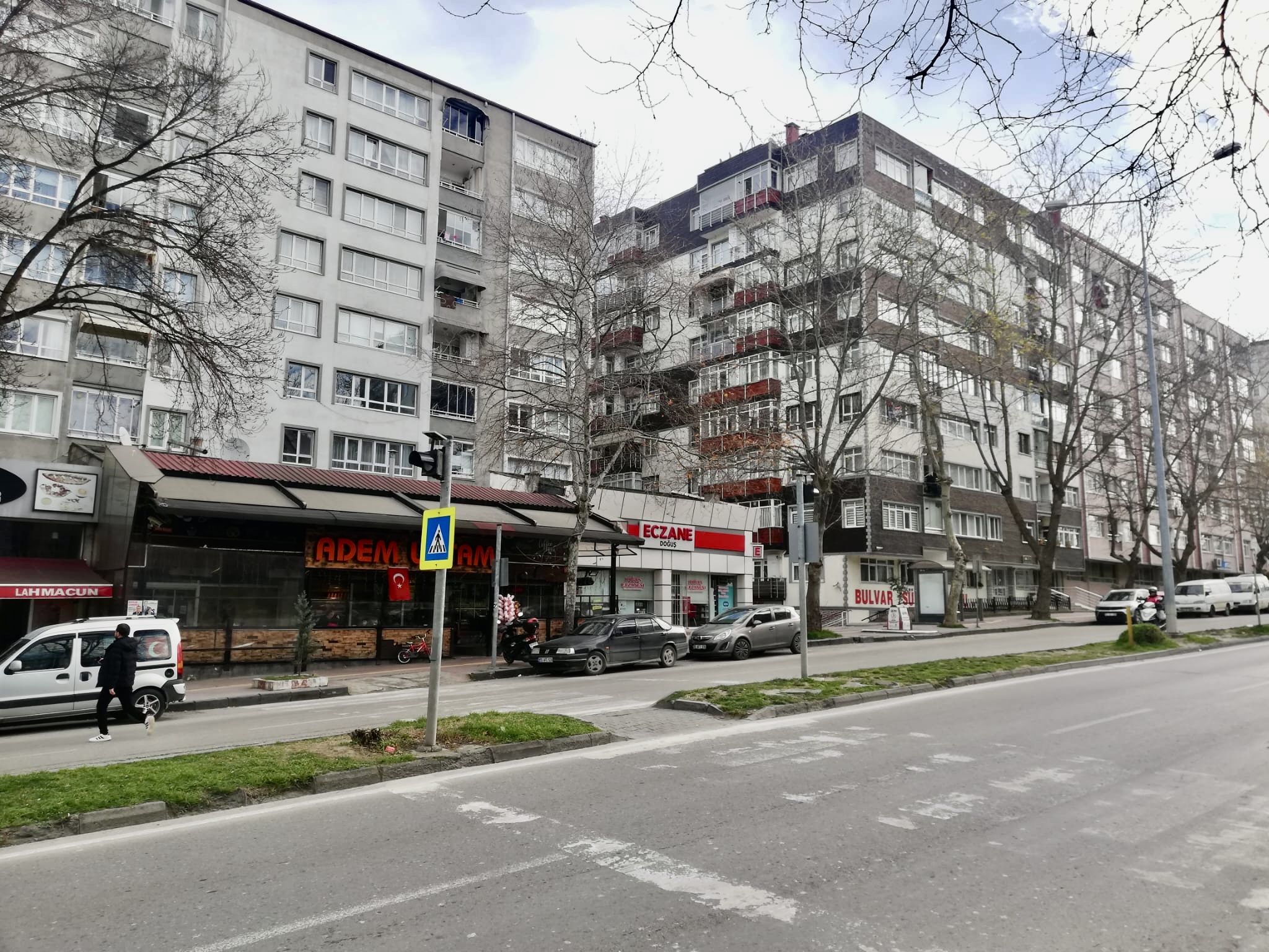 MERKEZİ KONUMDA ARA KAT OTOPARKLI 3+1 DAİRE