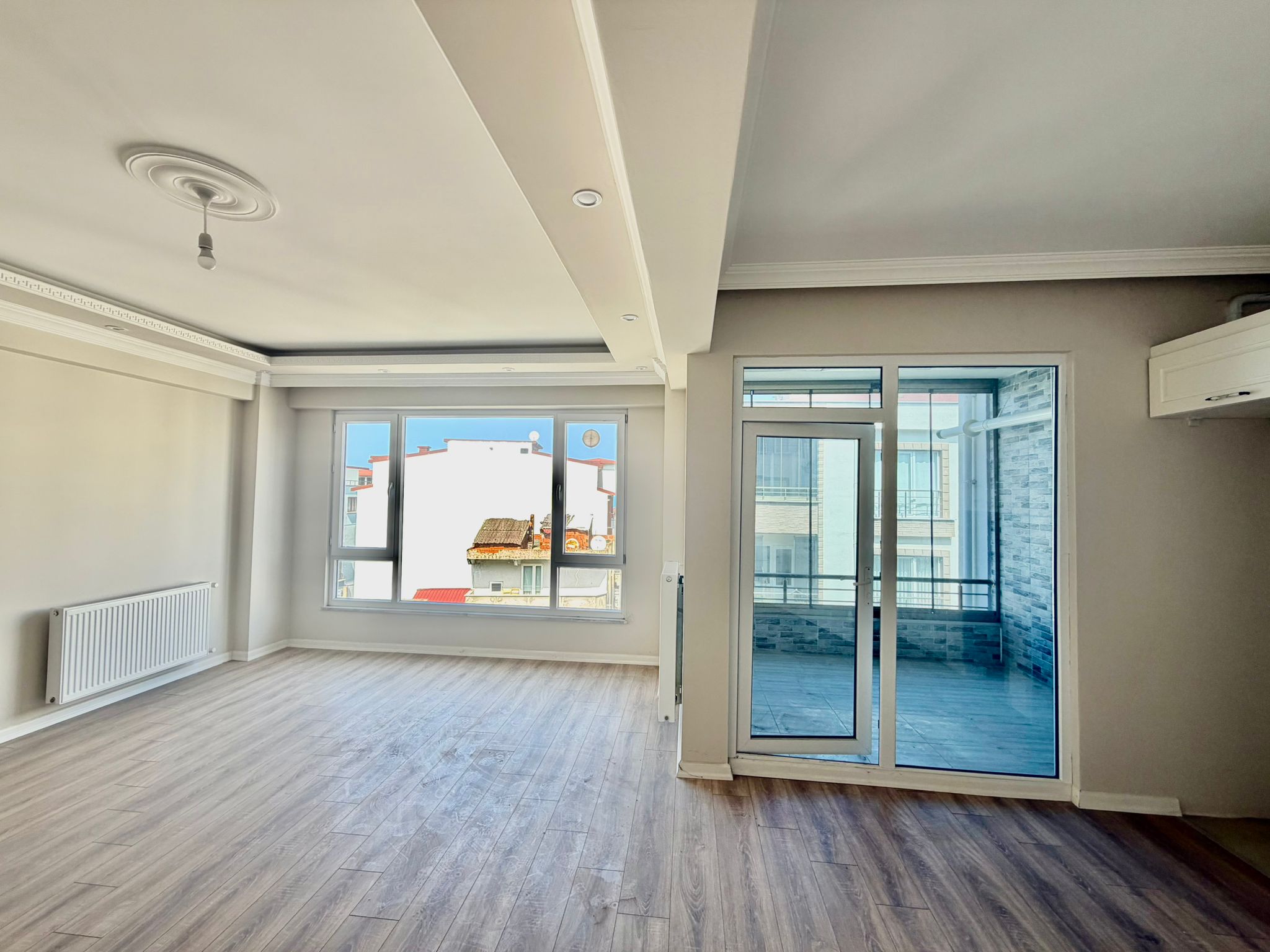 DENİZE VE SAHİLE 50M ÇİFT GİRİŞ CAM BALKON KOMBİ DAHİL DUBLEX