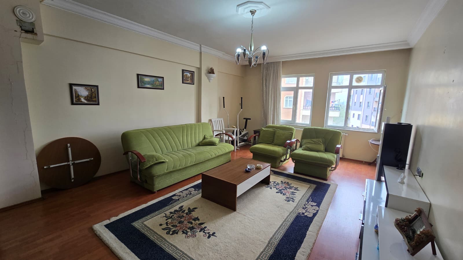 MERSEN TOPSAHASININ ARKASI