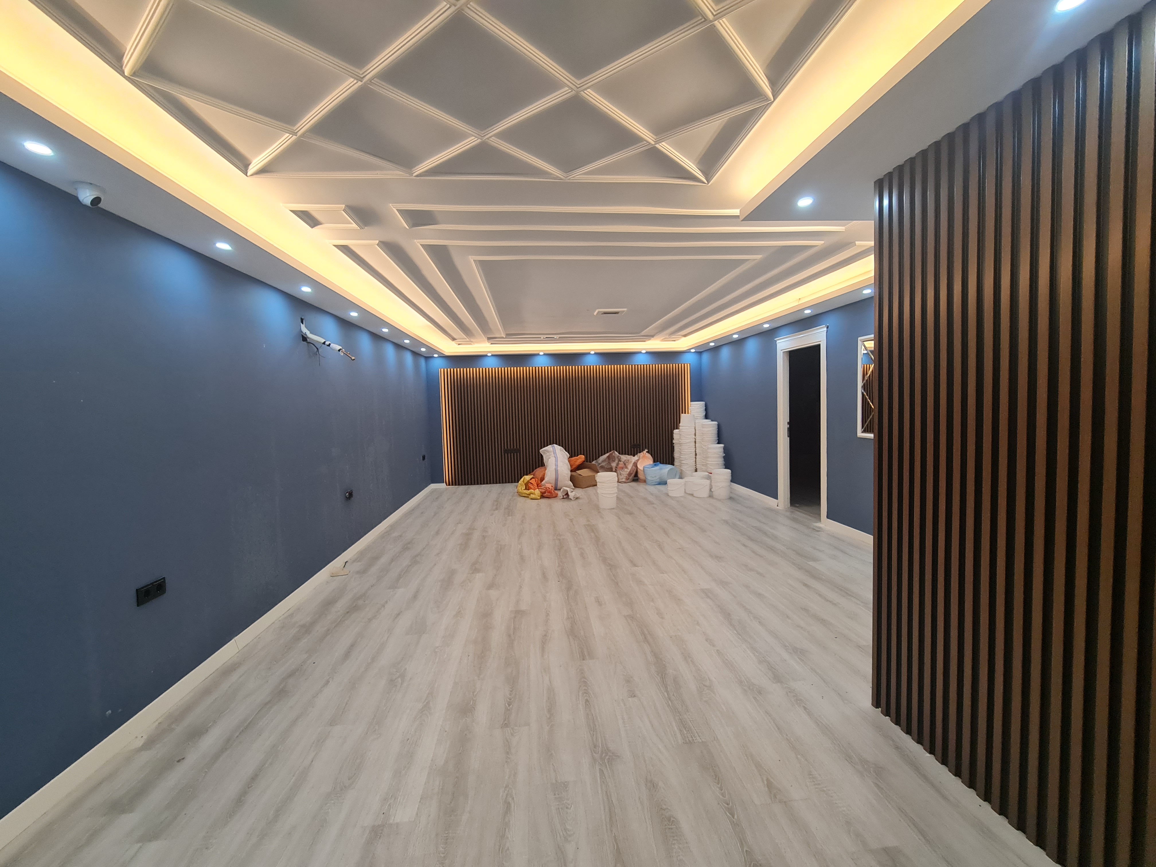 ATA CADDESİNDE 200M2 SATILIK DÜKKAN