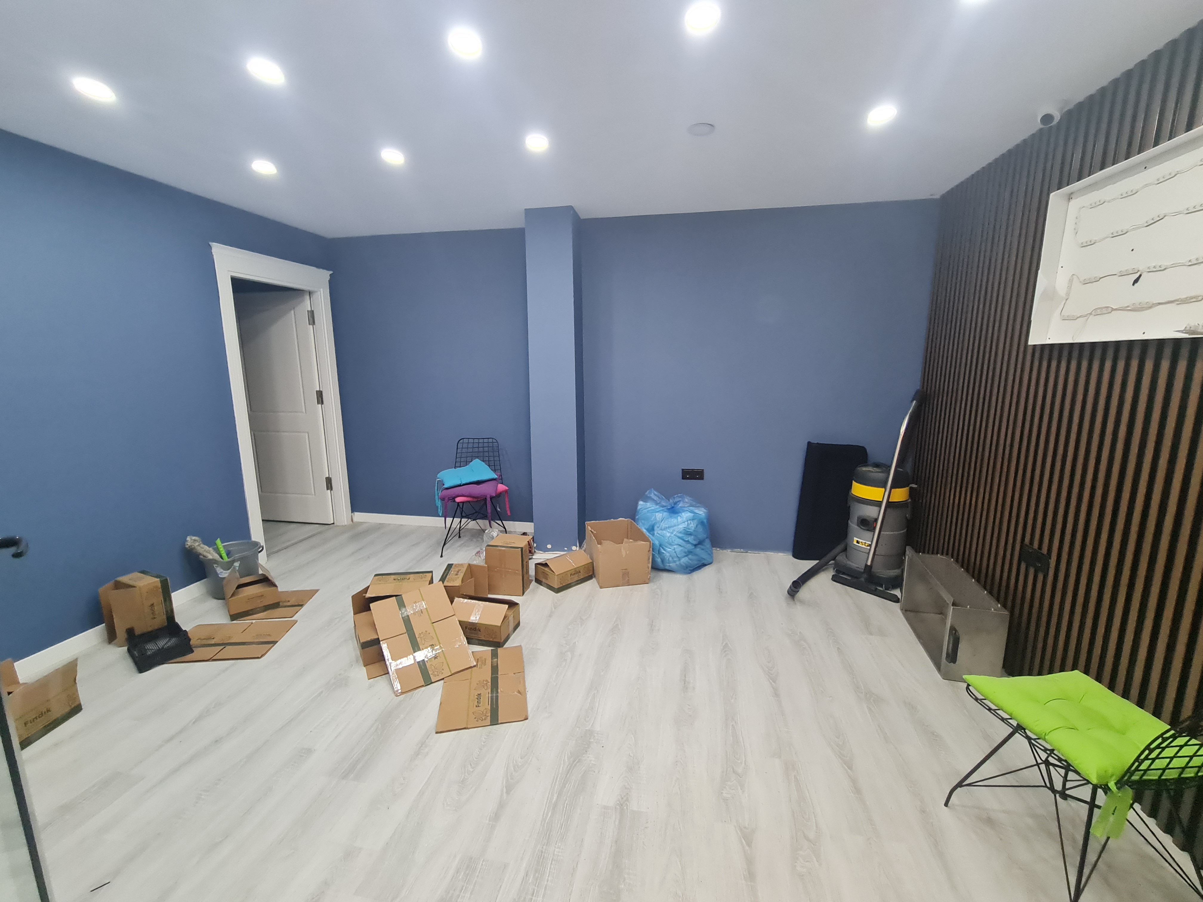 ATA CADDESİNDE 200M2 SATILIK DÜKKAN