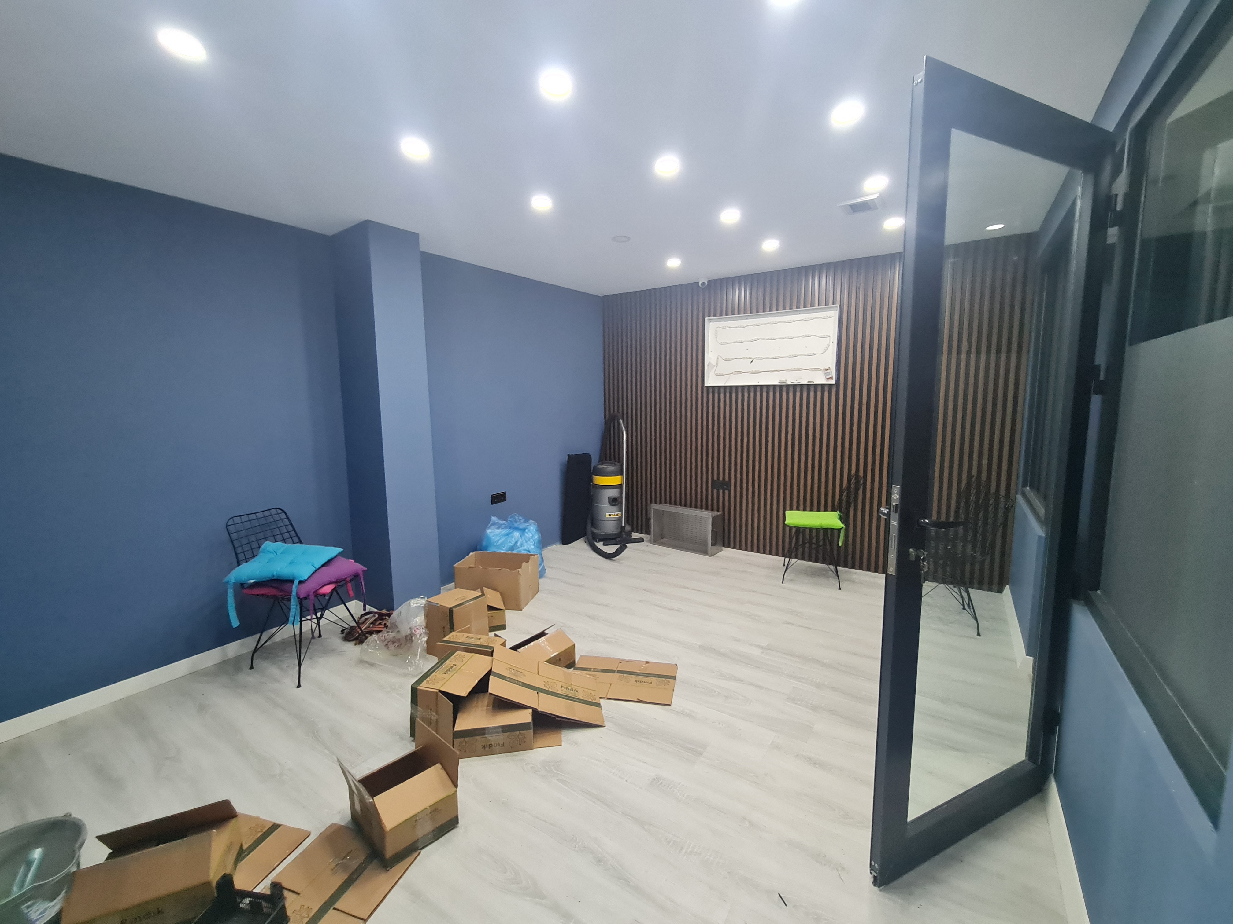 ATA CADDESİNDE 200M2 SATILIK DÜKKAN