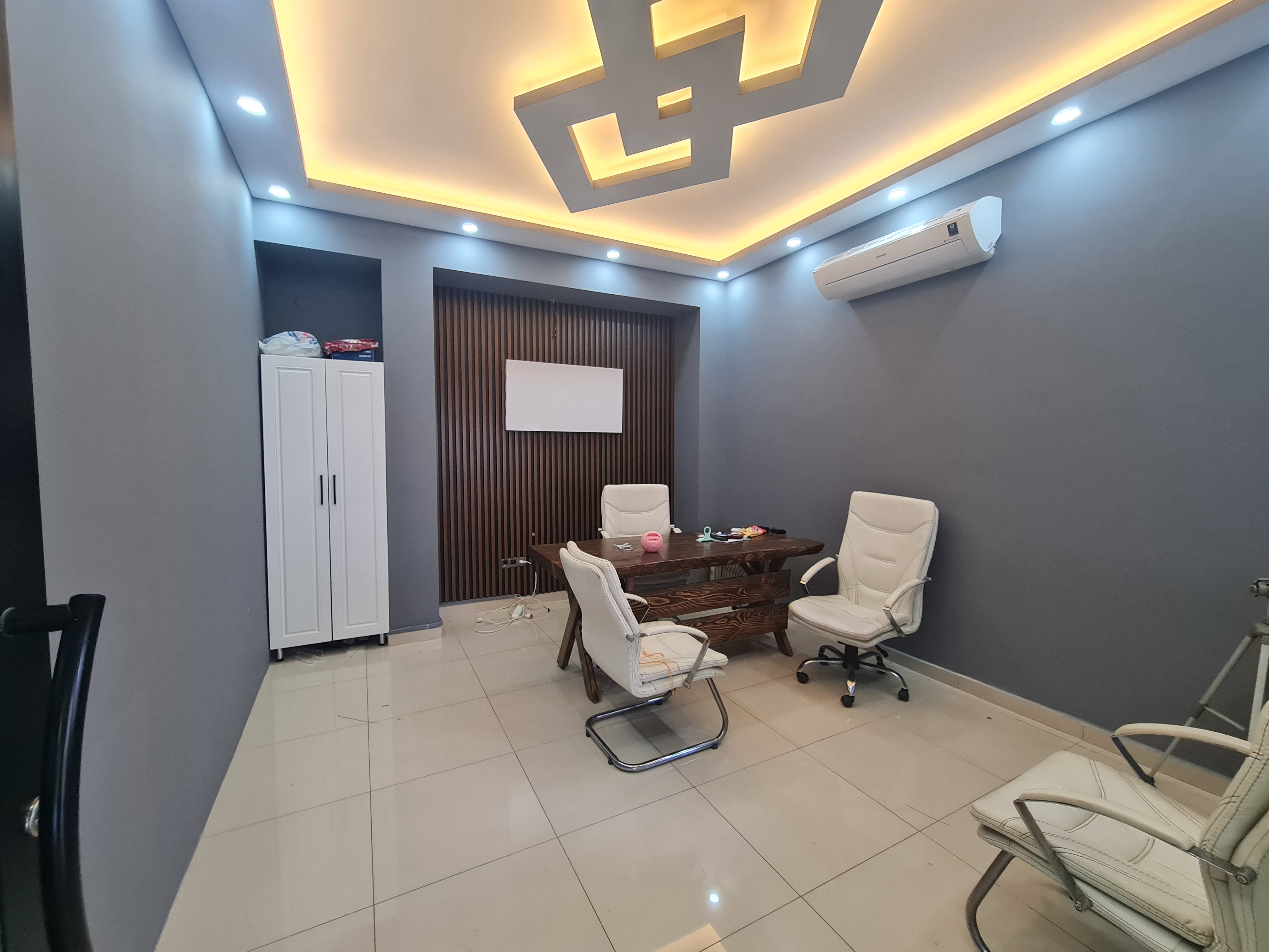 ATA CADDESİNDE 200M2 SATILIK DÜKKAN