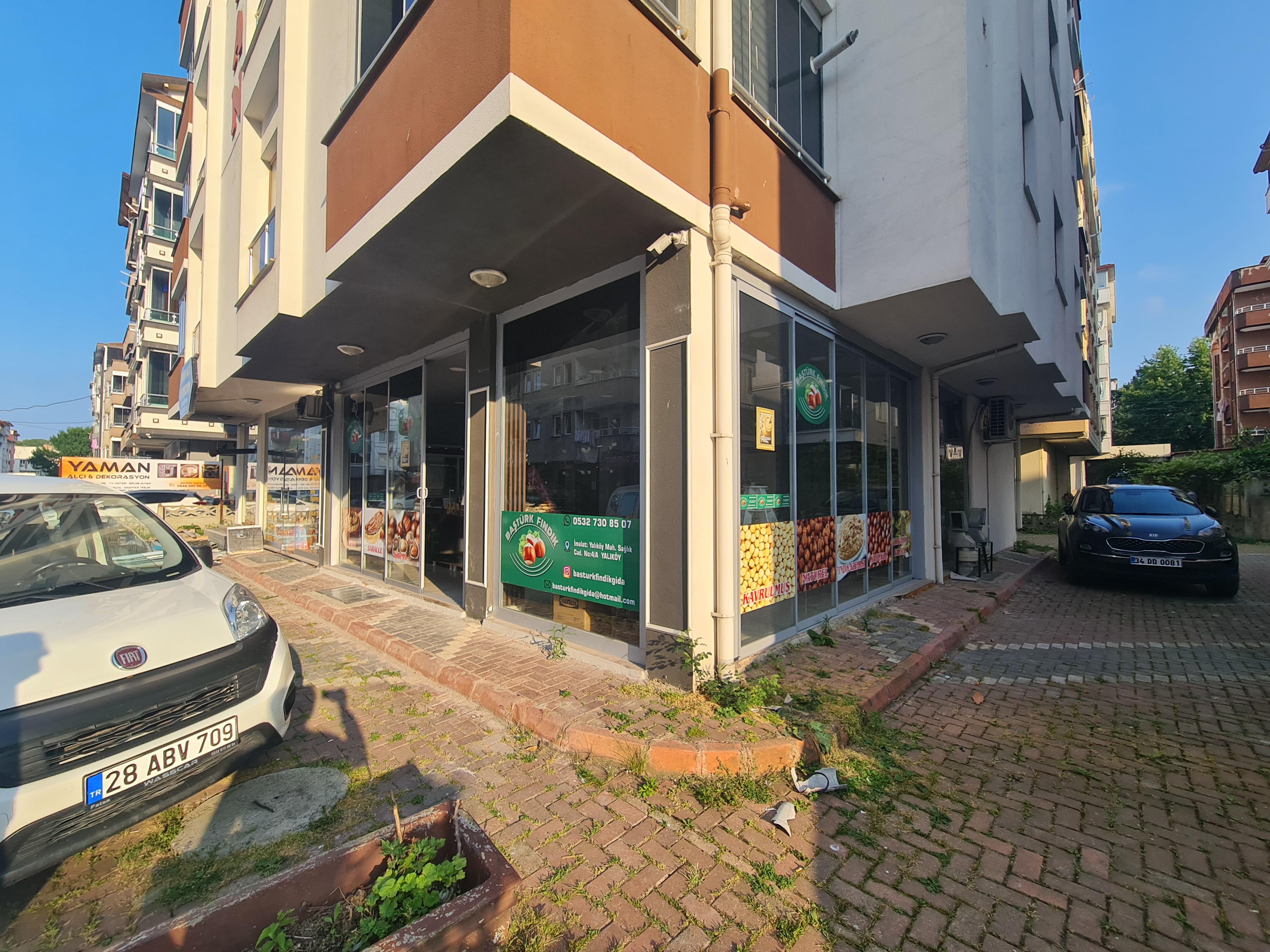 ATA CADDESİNDE 200M2 SATILIK DÜKKAN