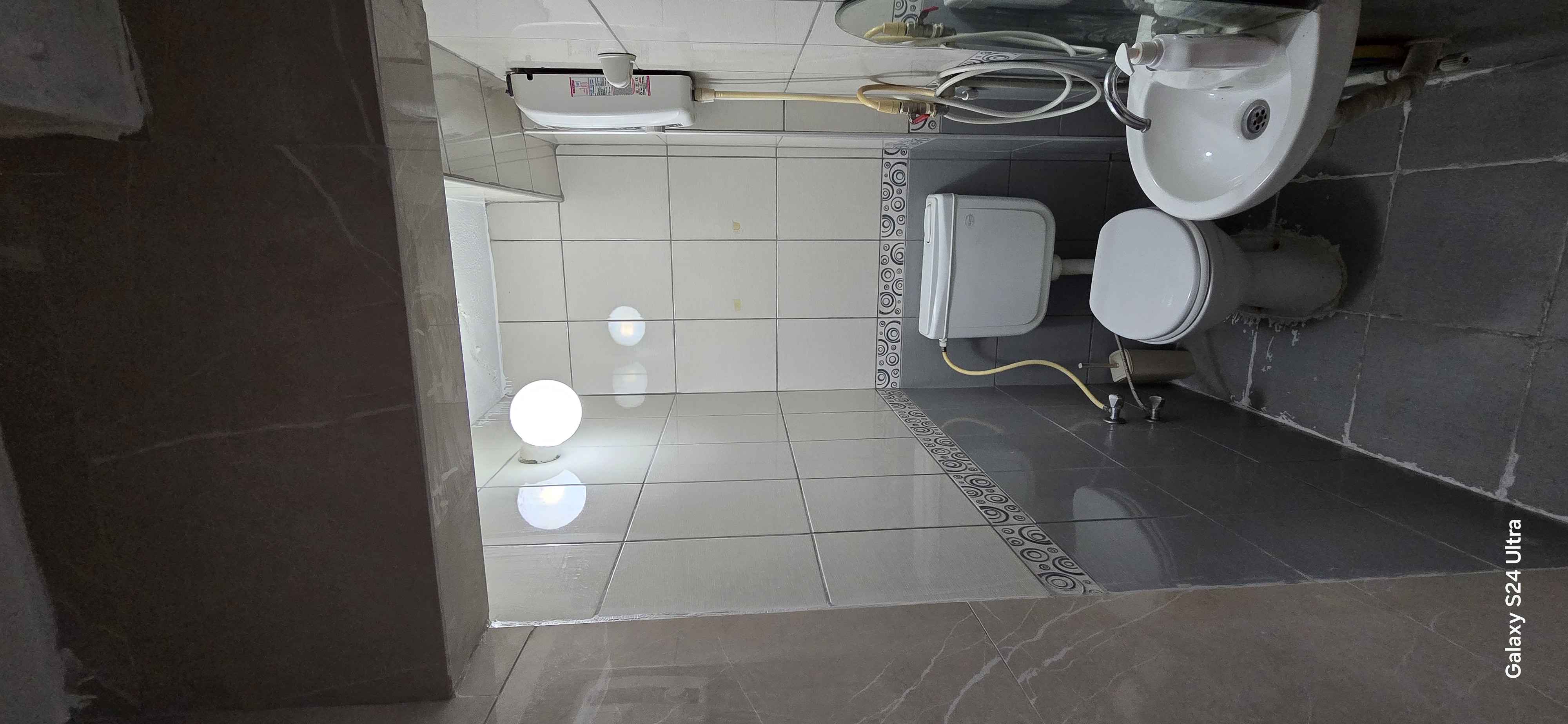 MERKEZDE ANAYOLA CEPHE ASMA KATLI SATILIK İŞYERİ