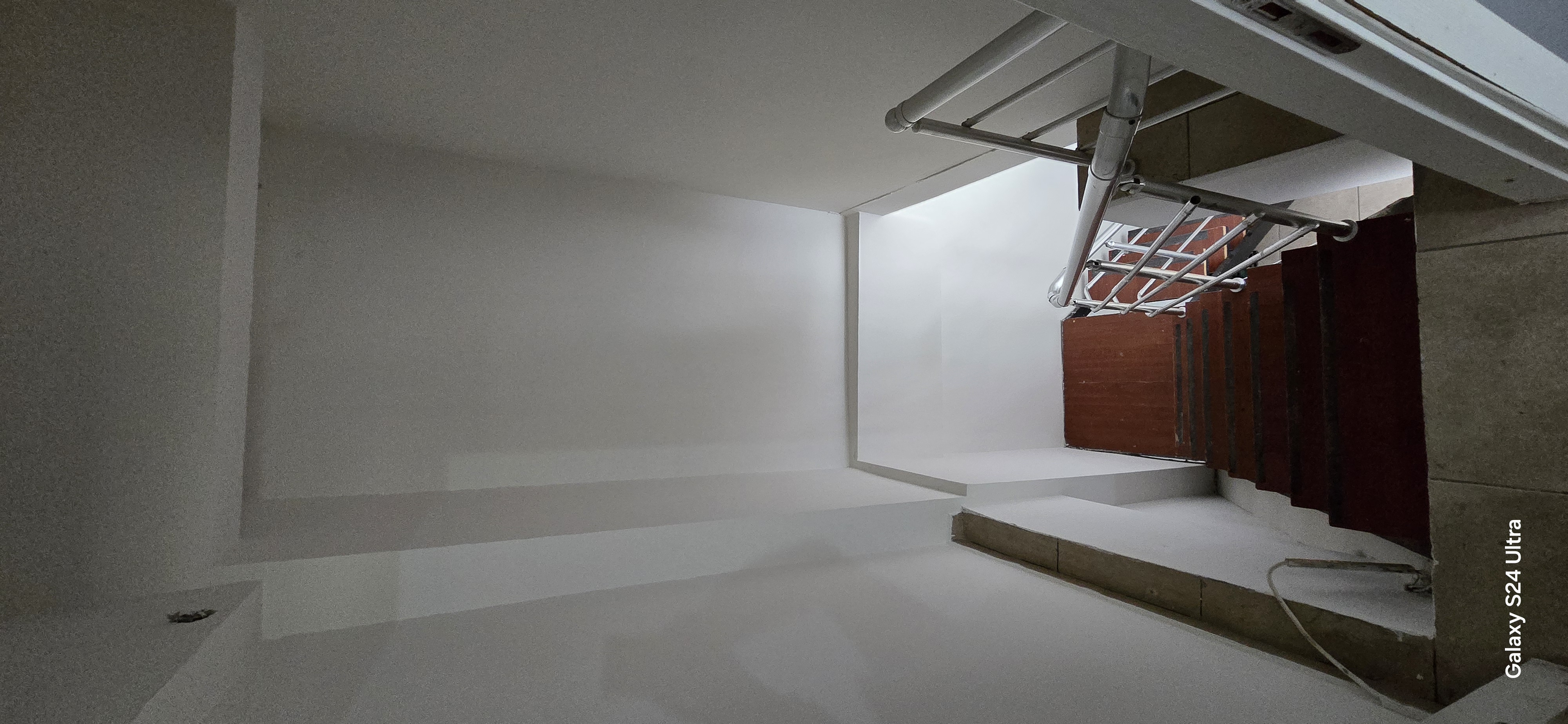 MERKEZDE ANAYOLA CEPHE ASMA KATLI SATILIK İŞYERİ