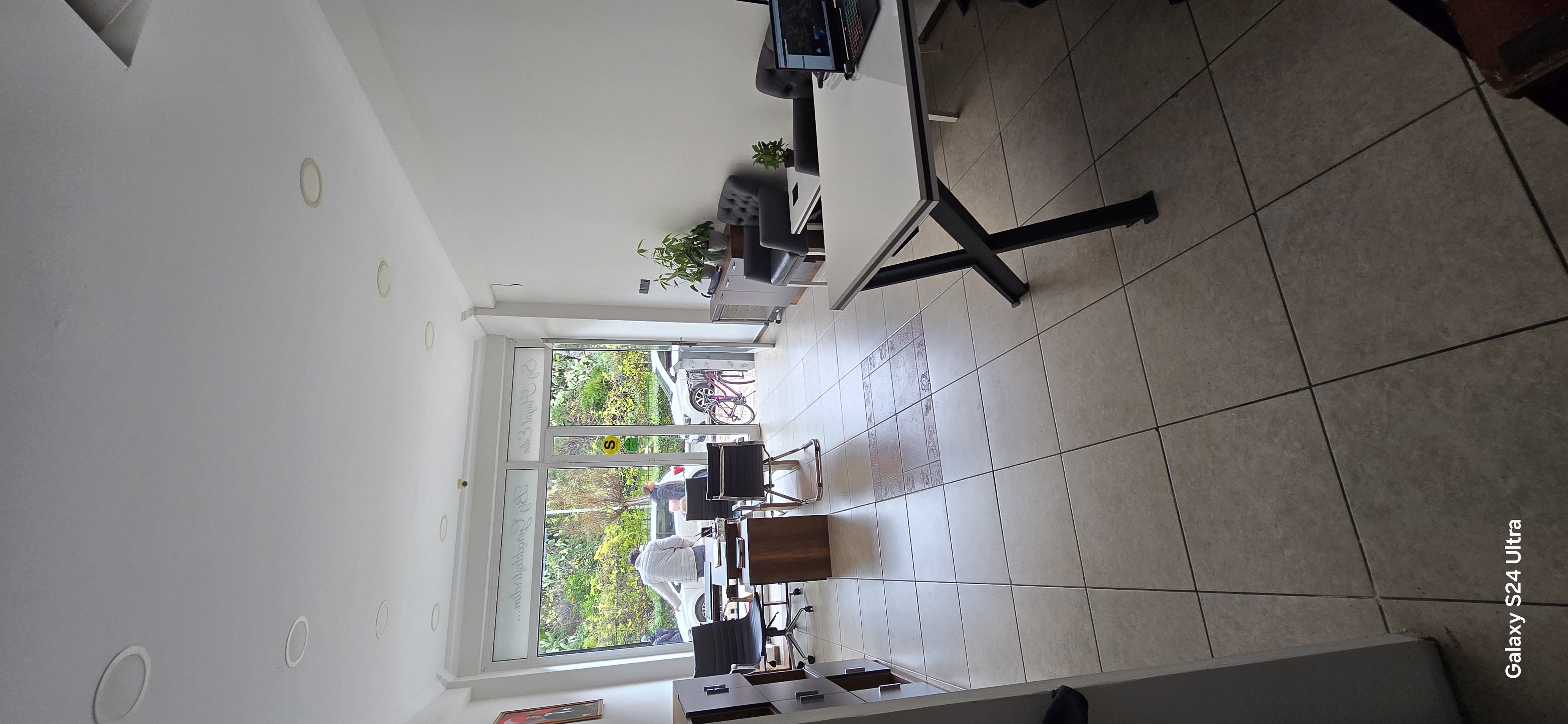 MERKEZDE ANAYOLA CEPHE ASMA KATLI SATILIK İŞYERİ