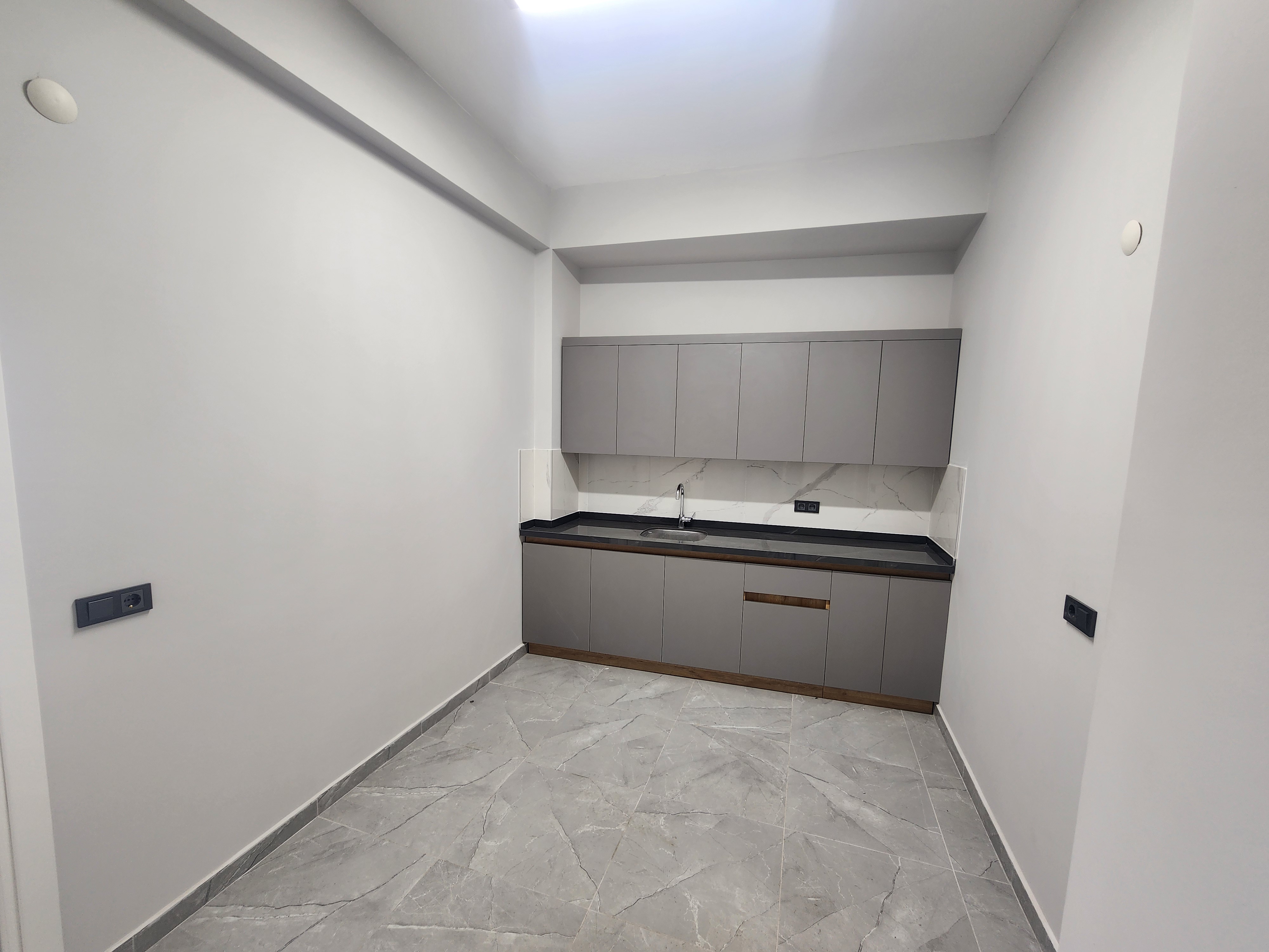 MABEL'DEN TOKLU KİRALİK SİFİR DUKKAN 52M²