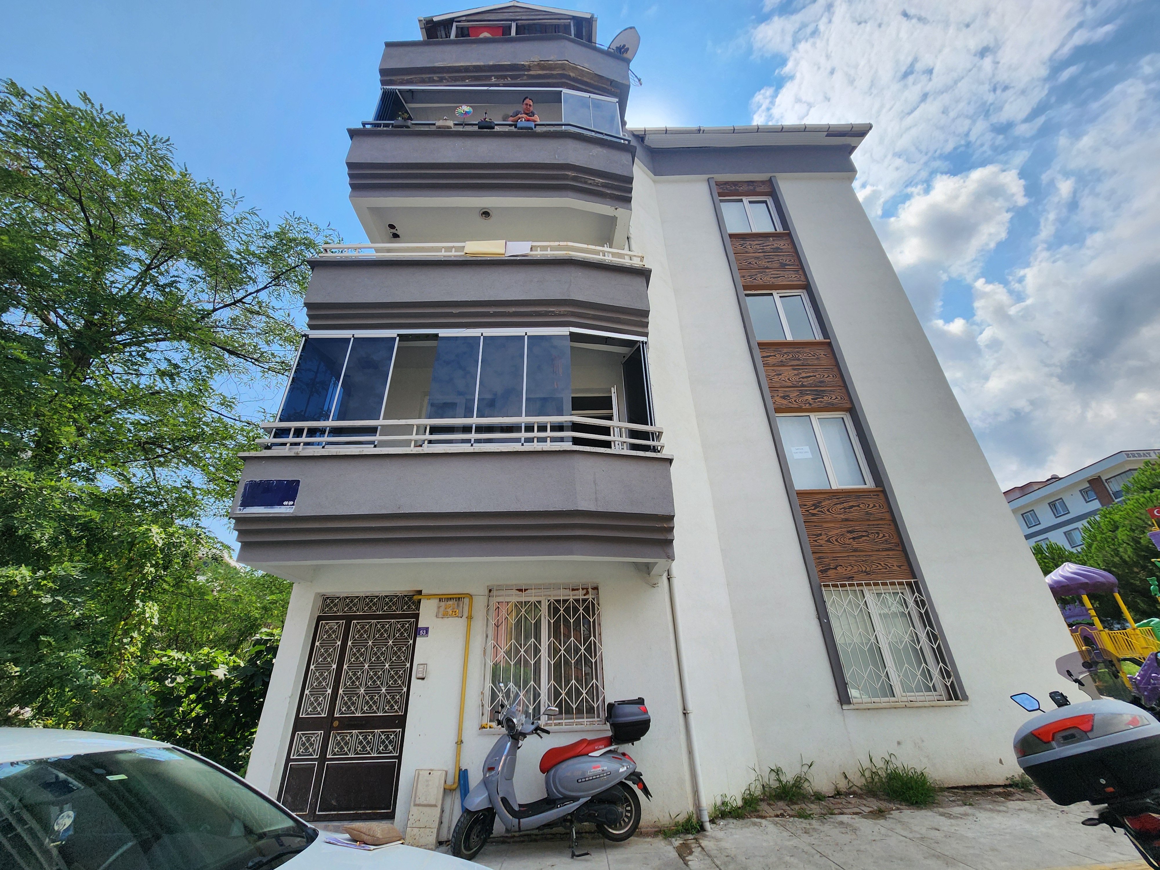 MABEL'DEN KUMBAŞI MAH.DE CADDE ÜZERİNDE 3+1 SATILIK DAİRE