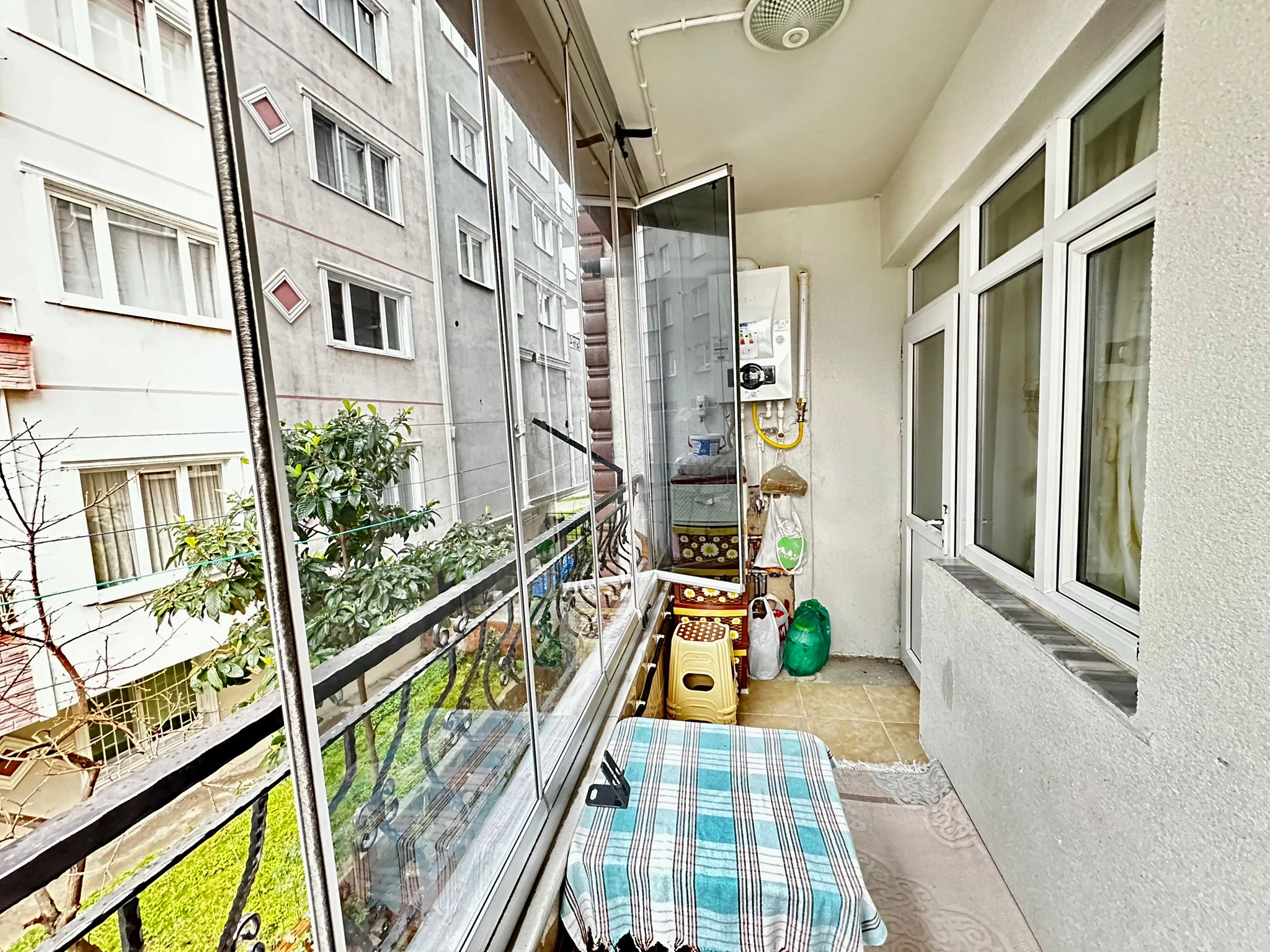 MABEL'DEN ANA YOLA 2 ADIM MESAFEDE MASRAFSIZ ARA KAT 2+1