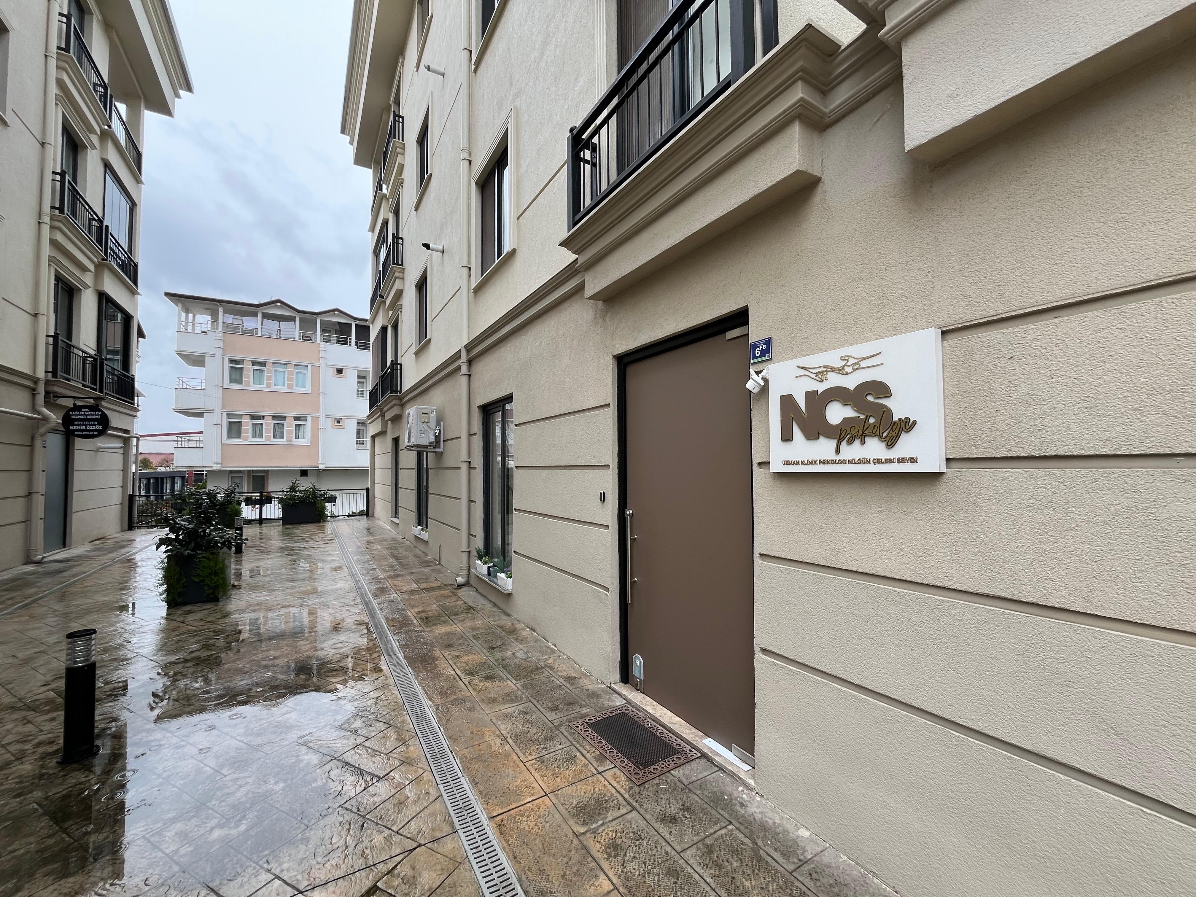 AKYAZI MAHALL DEVREN KİRALIK LÜKS İŞYERİ