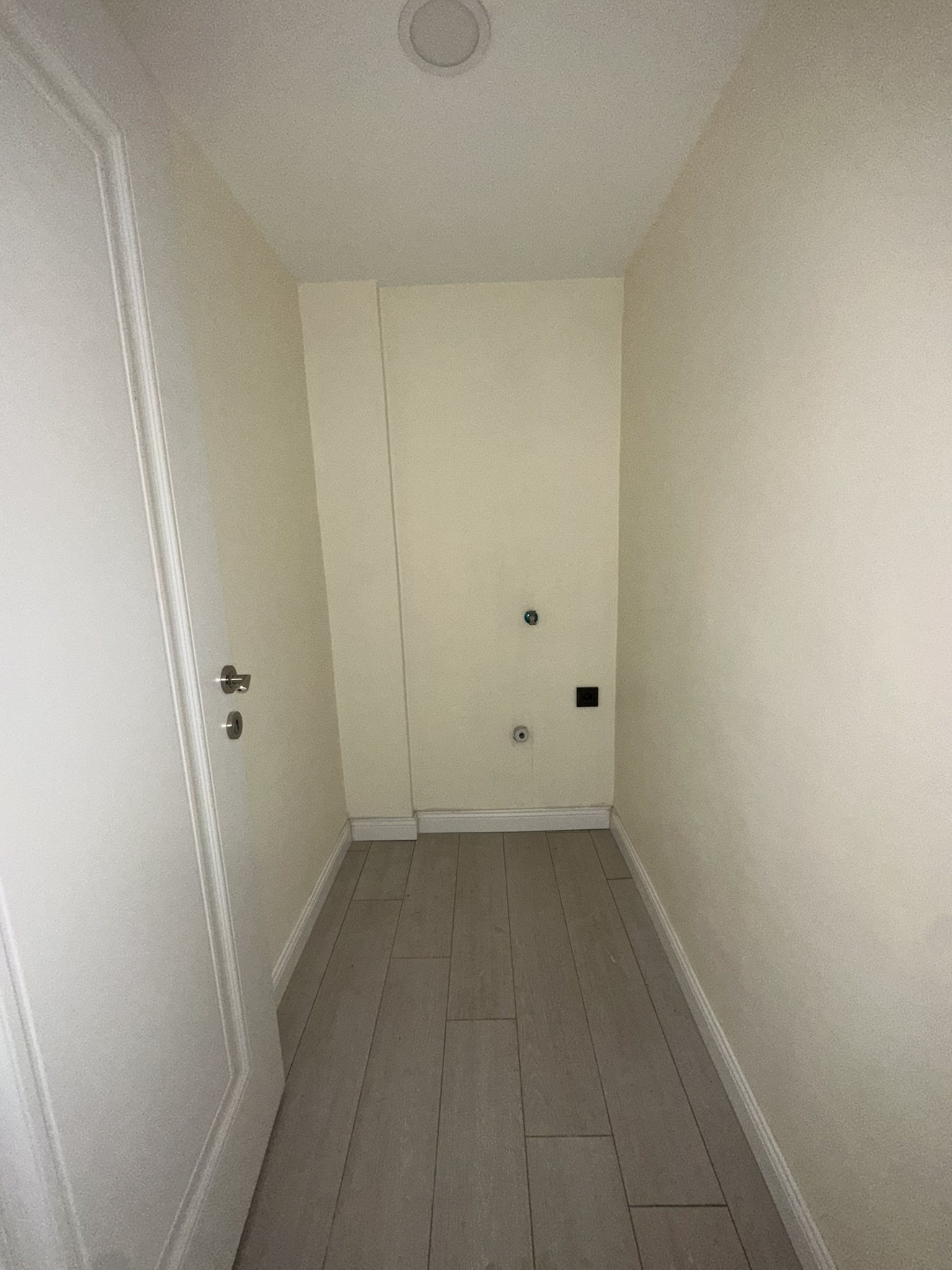 AKSU MAH. PAZAR CADDESİNDE 3+1 ARAKAT DAİRE